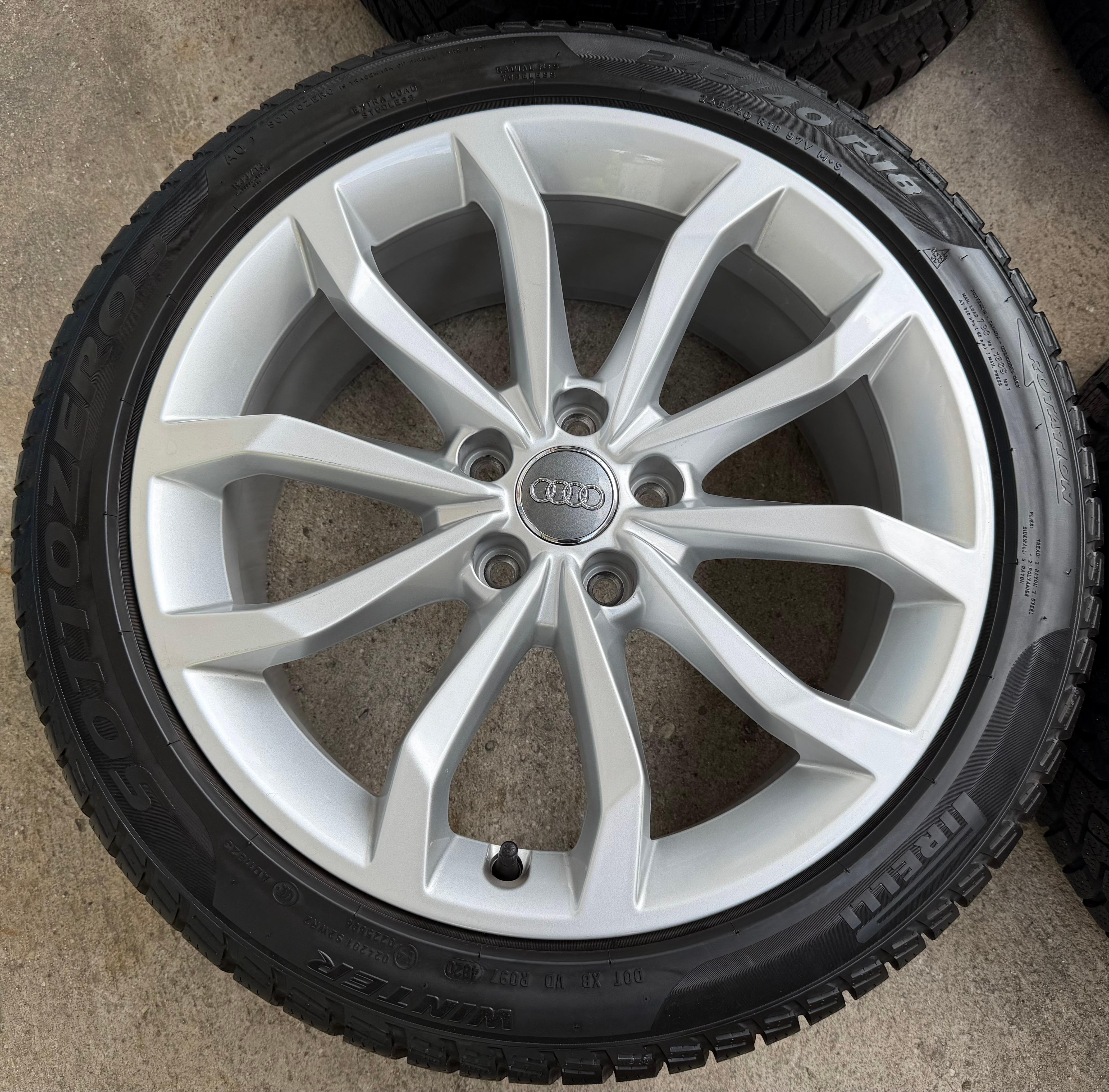 4 Original 18" Alu Winterräder Audi A4 S4 8W B9 8W0601025H 245/40R18 97V 2022
