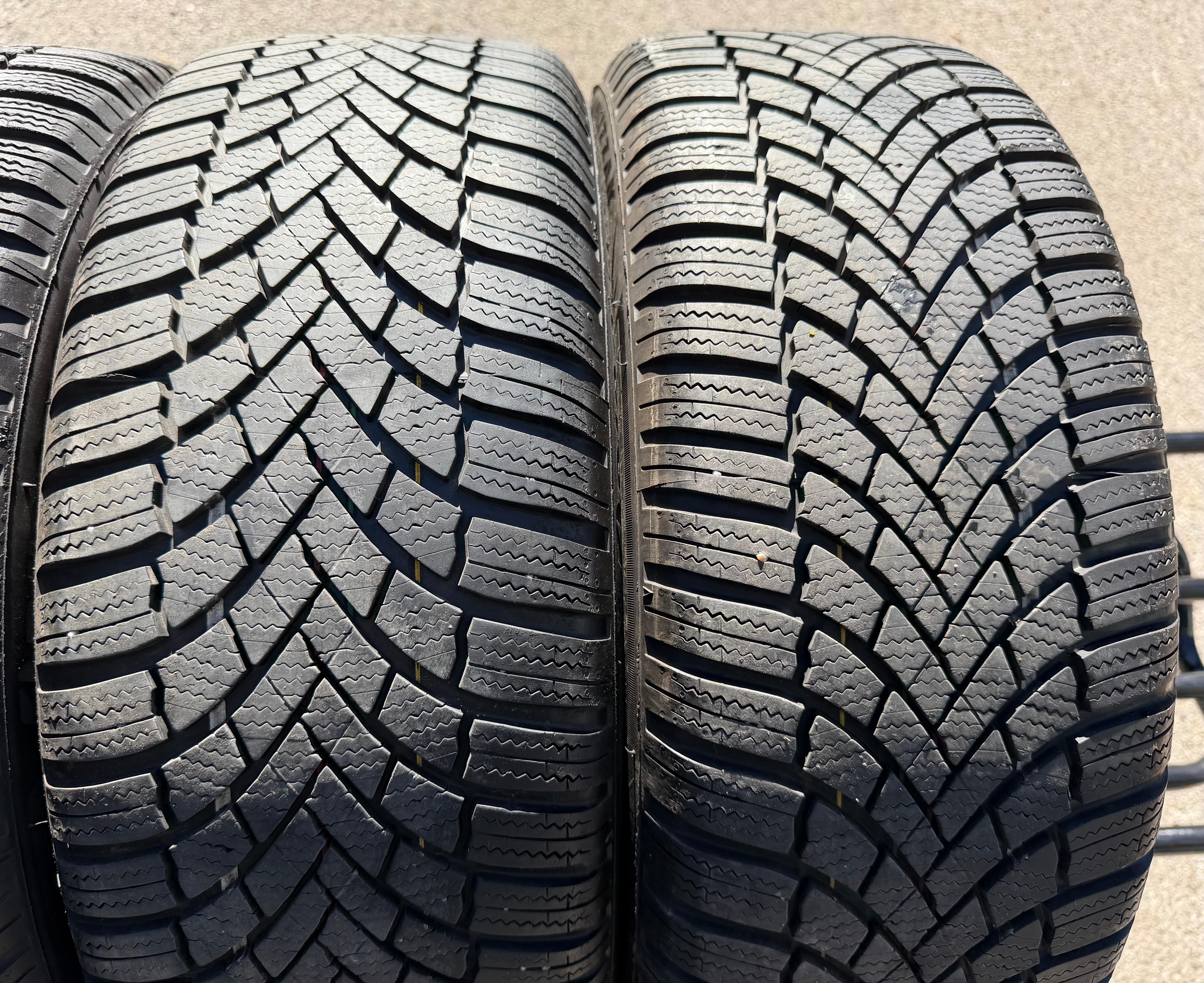 4 ruedas de invierno de aleación originales de 17" para Audi A3 S3 8Y 8Y0601025L 205/50R17 93H Bridgestone