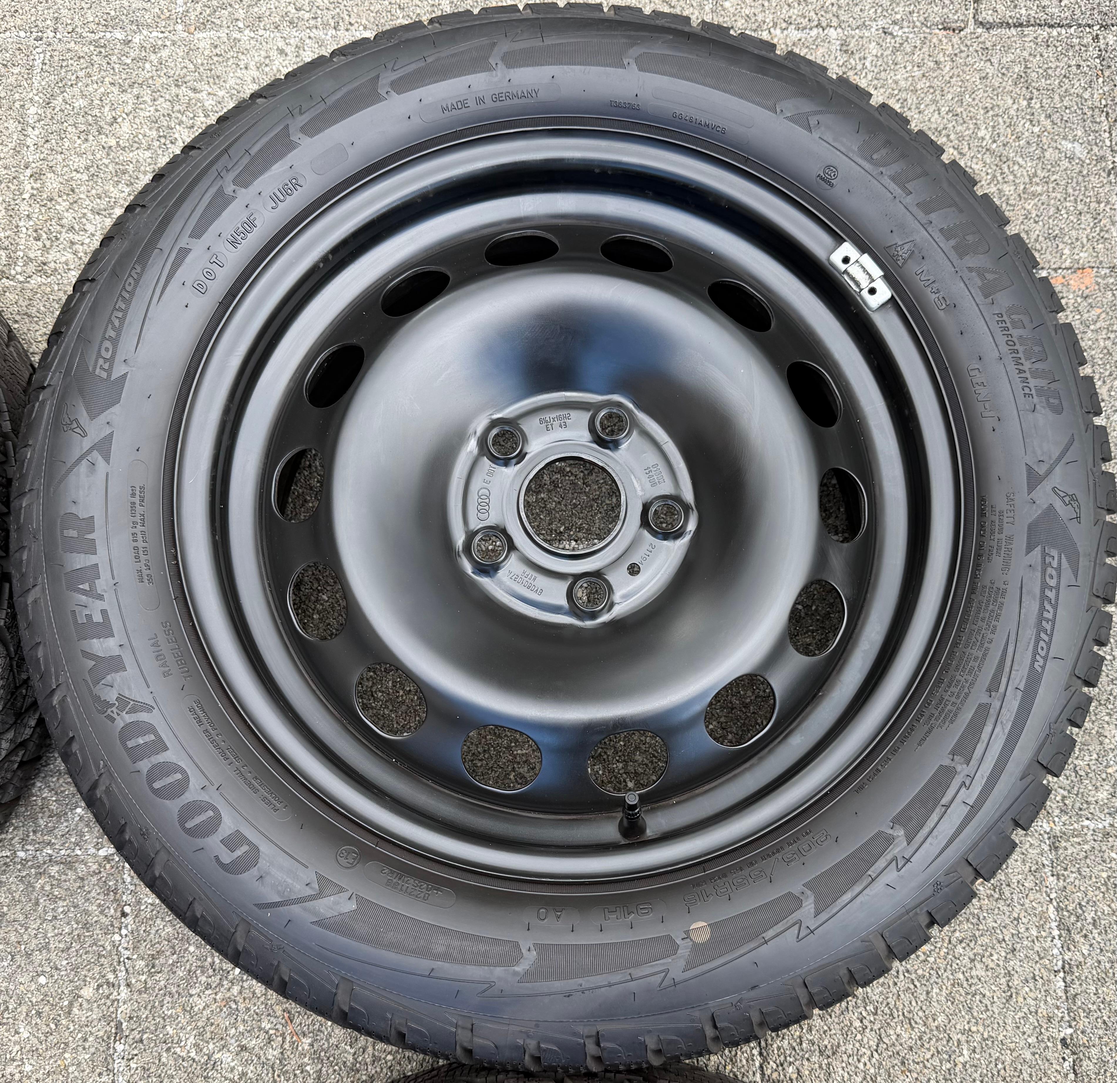 4 Winterräder Audi A3 8V Sportback Cabrio  205/55R16 91H Goodyear 8V0601027A
