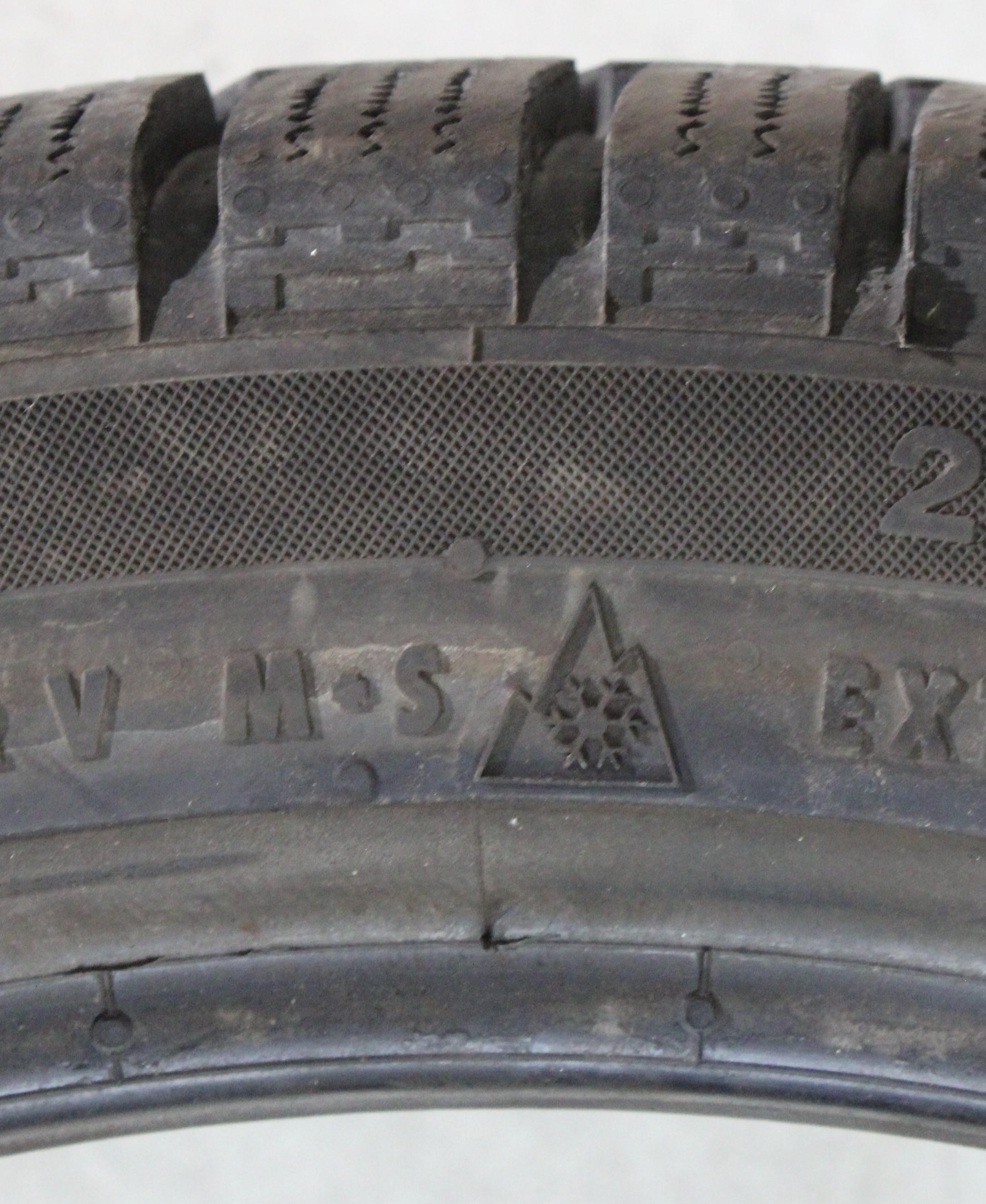 2 x 225/40R18 92V Winterreifen Continental Winter Contact TS830P AO 6,5-7mm 2022 XL