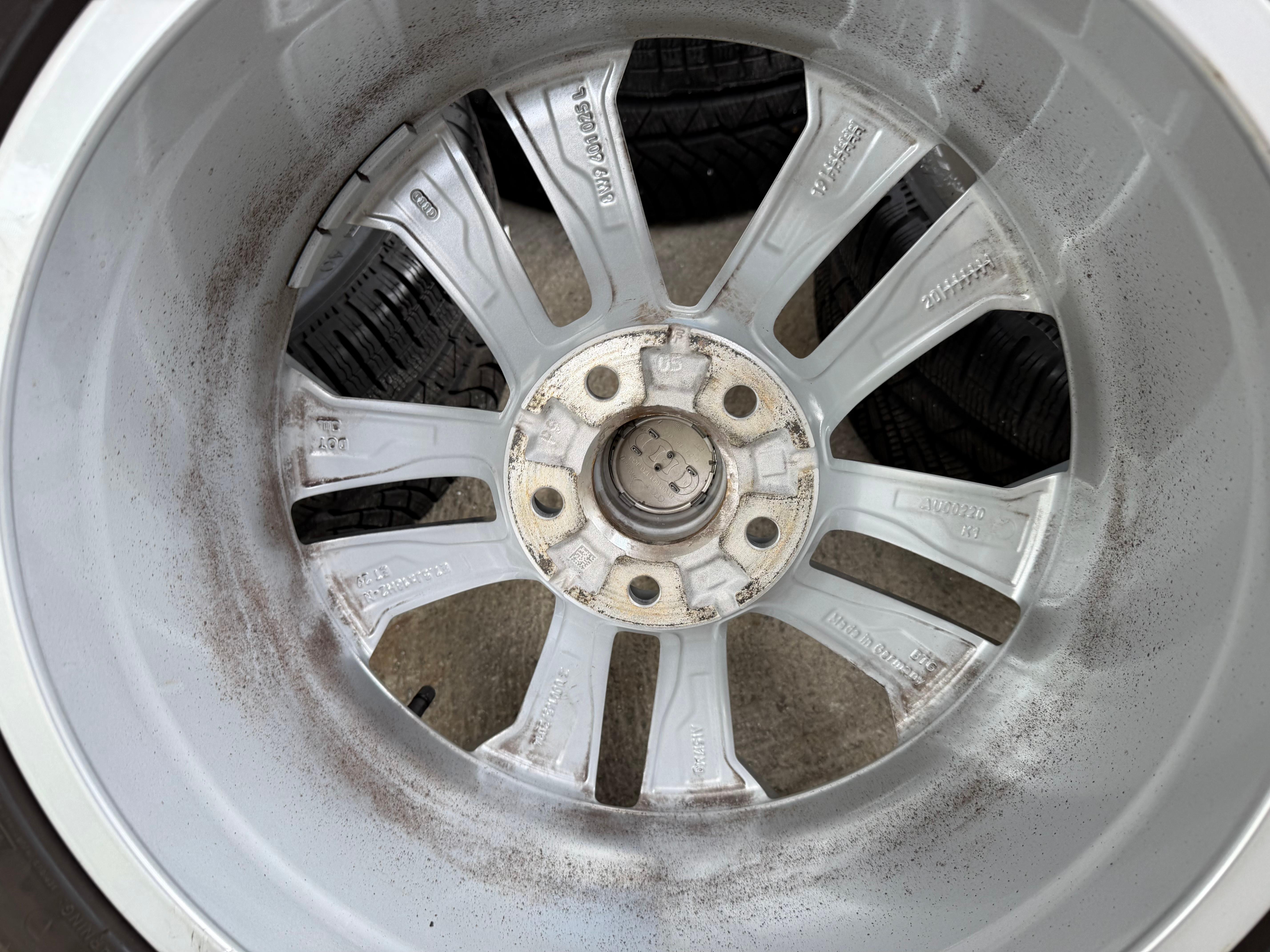 4 Original 18" Alu Winterräder Audi A4 Allroad 8W B9 8W9601025L 245/45R18 100V