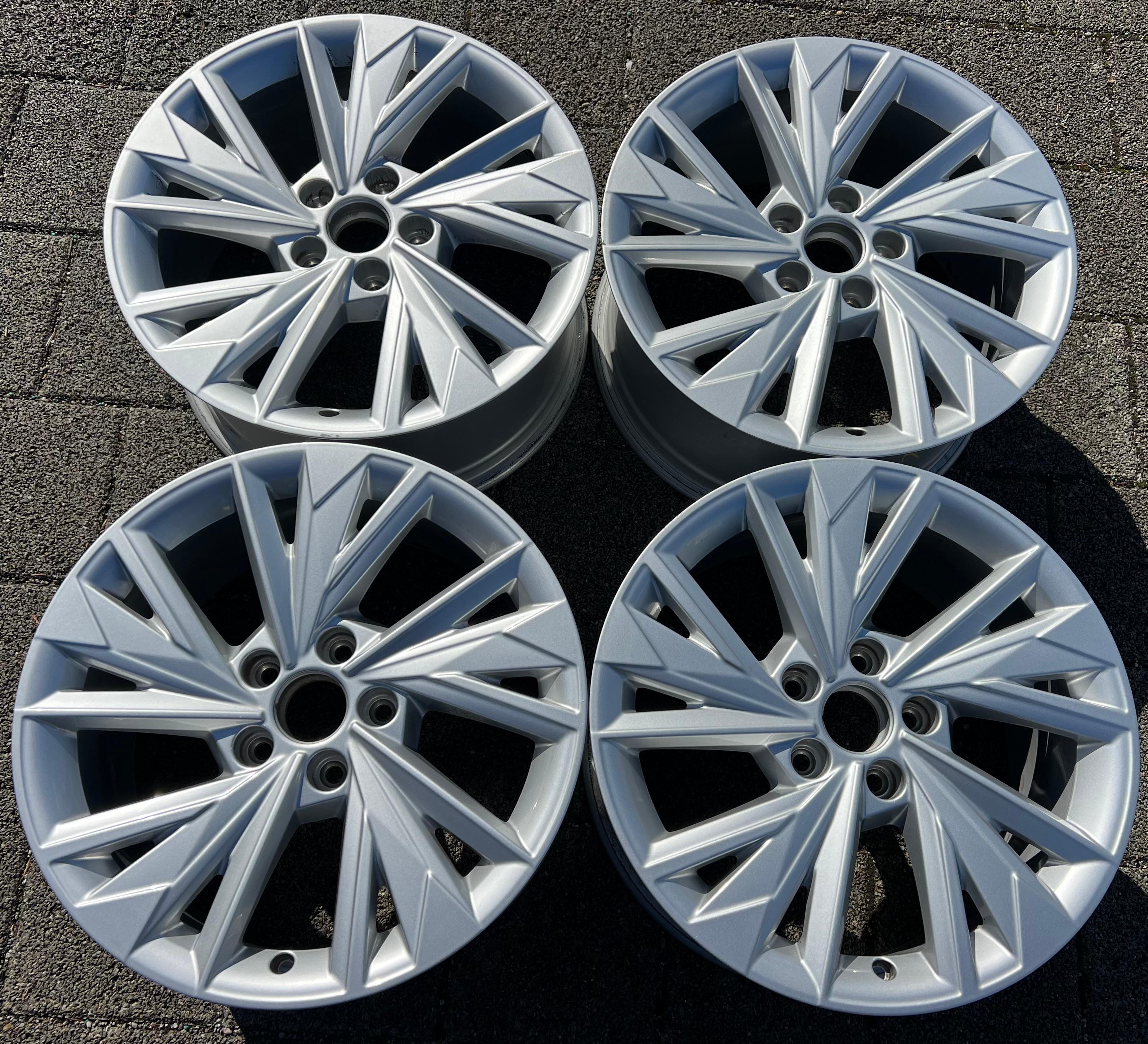 4 ORIGINAL 17" ALUFELGEN FELGEN AUDI A3 8Y 8Y0601025D 8x17 ET46 FREIHAUS