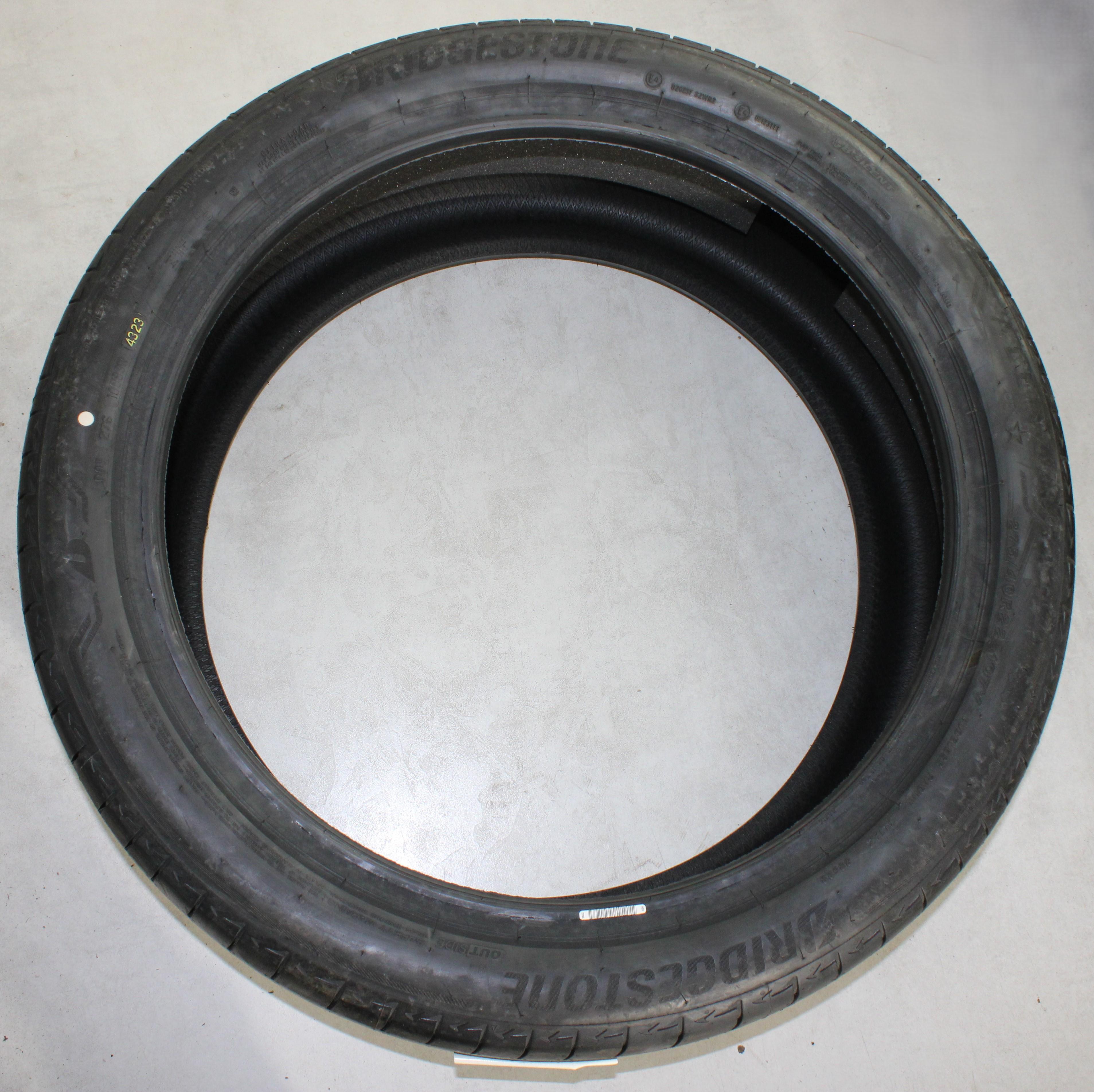 2 pneus d'été Bridgestone Alenza 001* 275/40R22 107Y, profil complet, 2023, silencieux, neufs
