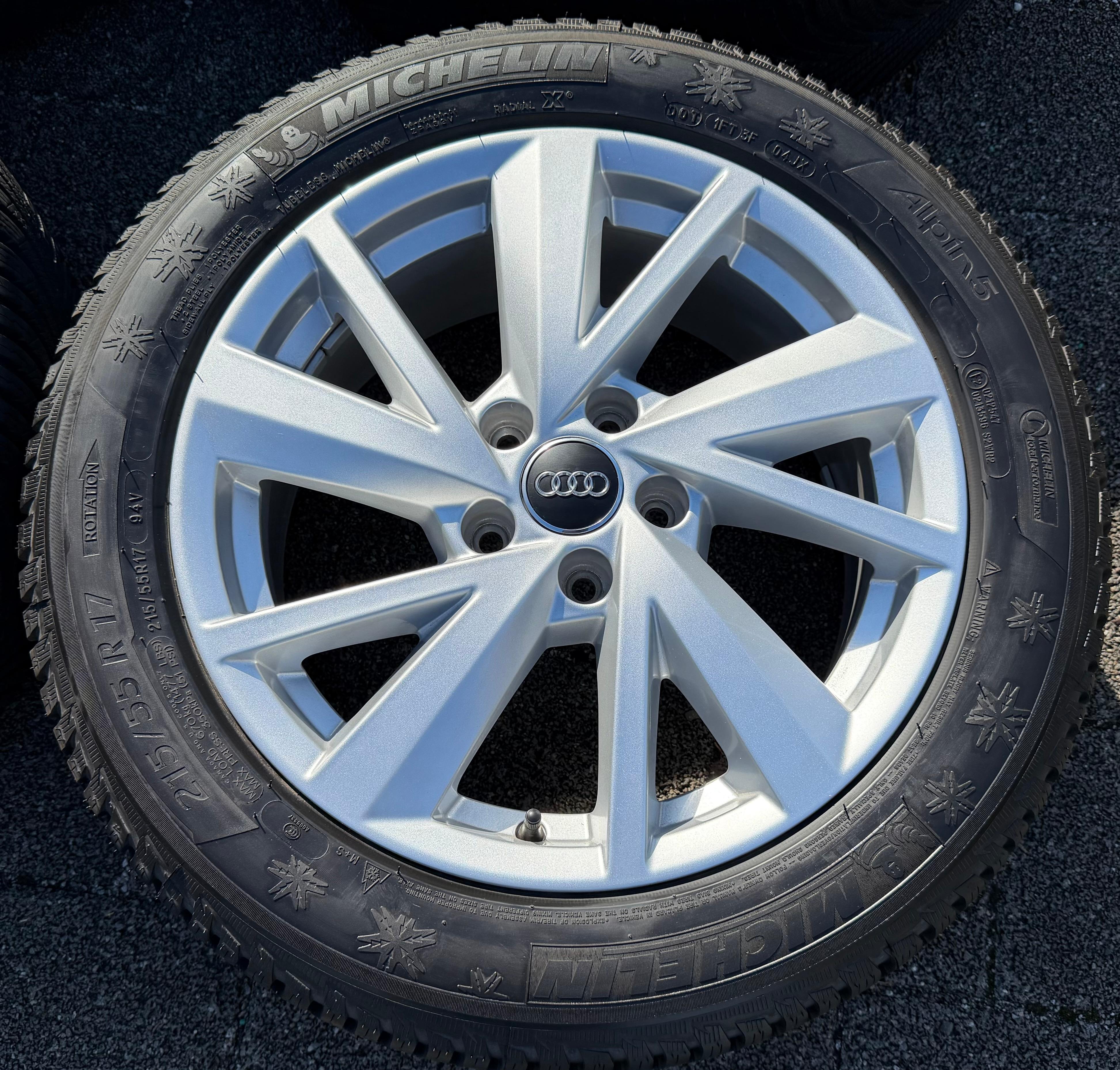 4 Original 17" Alu Winterräder Audi Q2 GA 215/55R17 94V Michelin 8MM 2024 81A601025C
