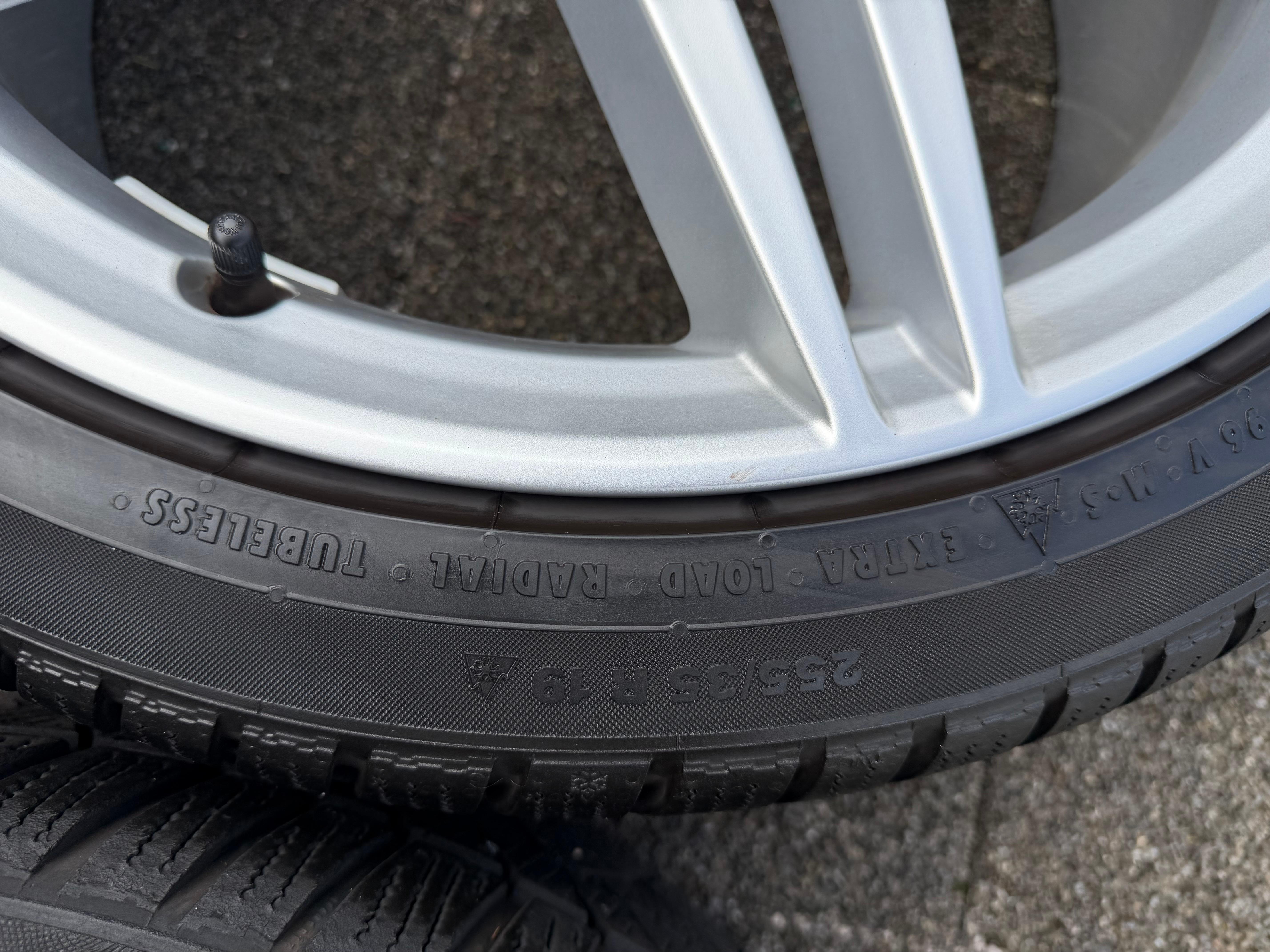 4 Original 19" Alu Winterräder Audi A5 S5 8W F5 8W0601025AM 255/35R19 96V Continental