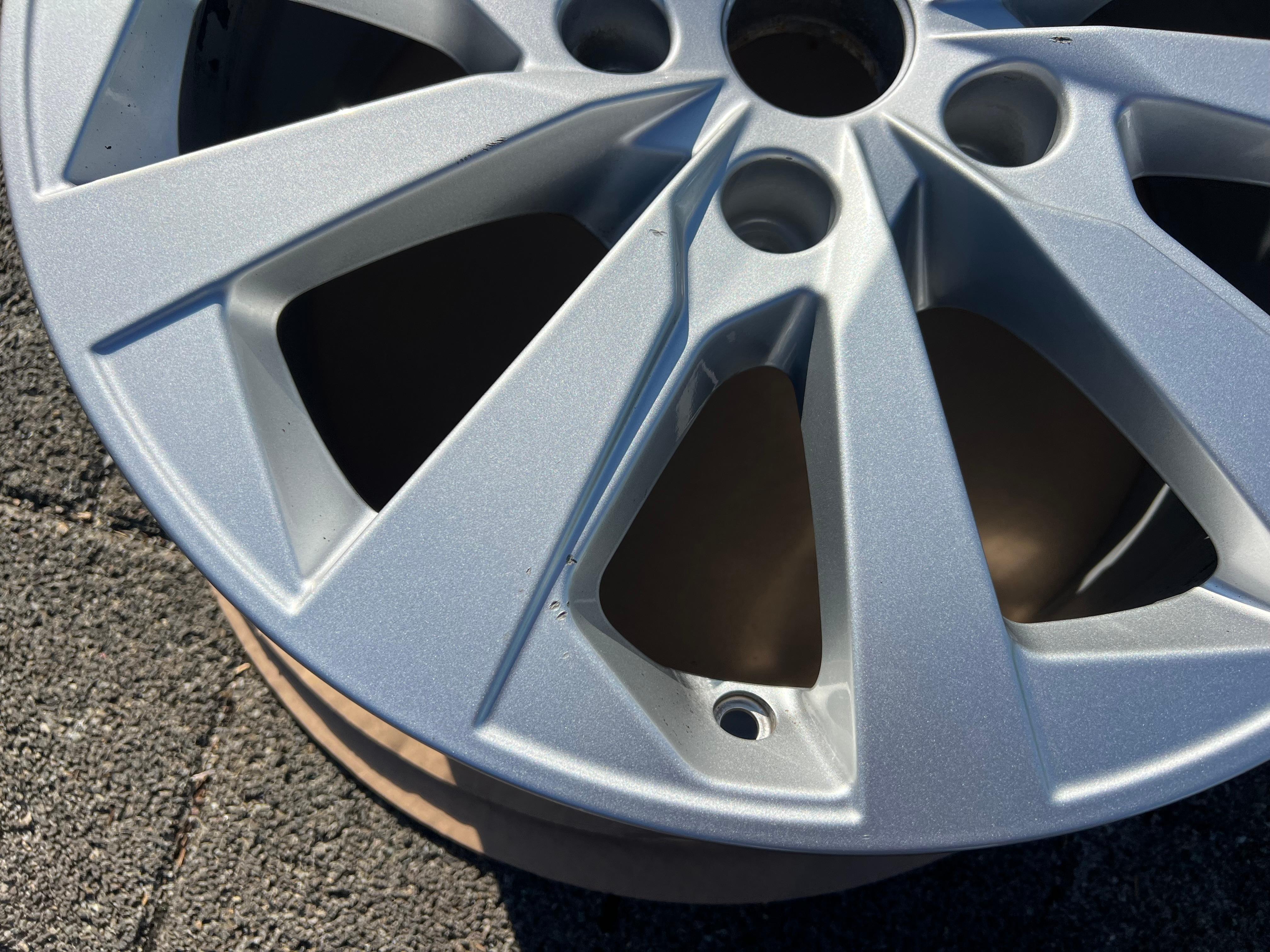 1 X LLANTA DE ALEACIÓN ORIGINAL 18" AUDI Q6 GF 85H601025 8x18 ET40