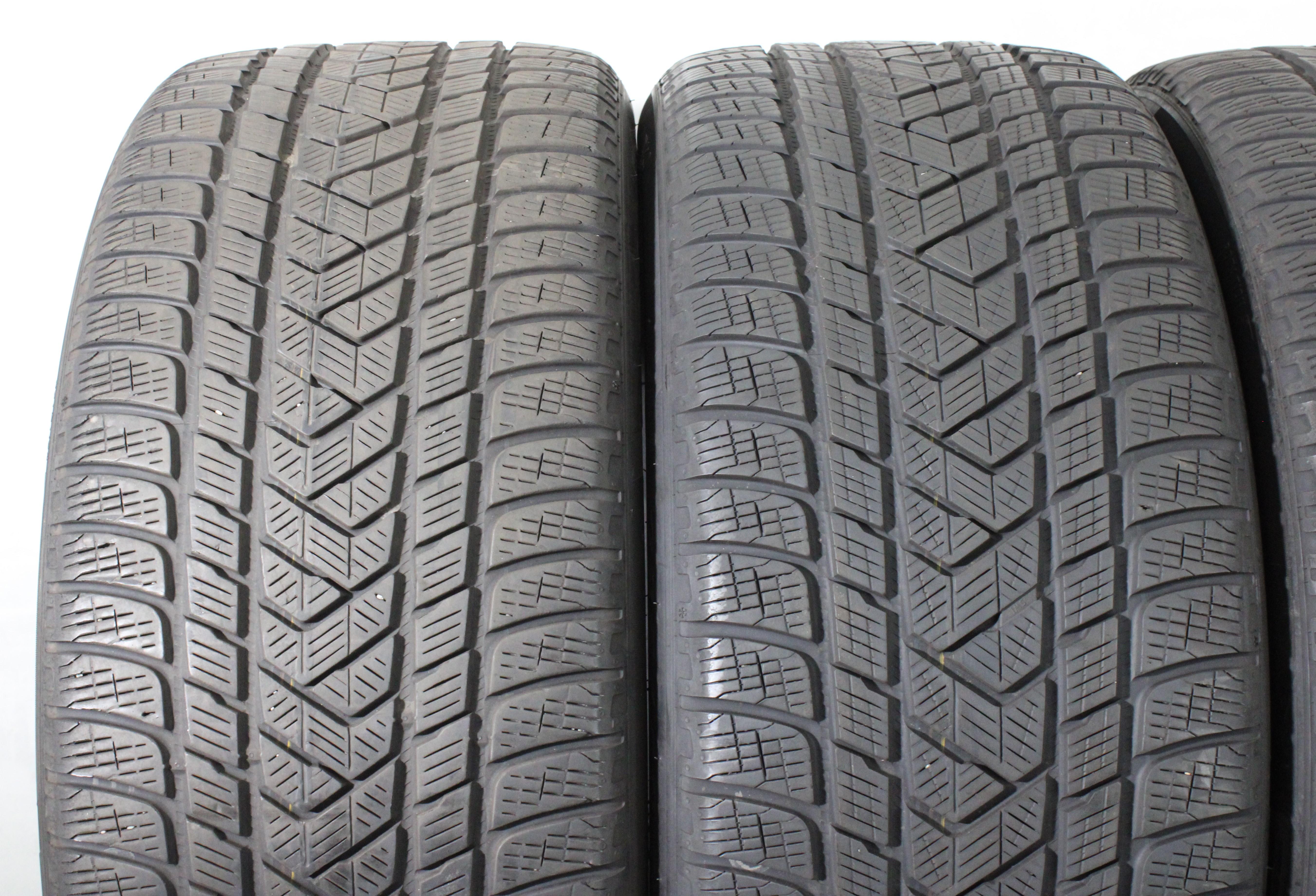 4 x 285/40R21 109V Winterreifen Pirelli Scorpion Winter 2x4,5-5mm/1x5-5,5mm/1x5,5-6mm 2x2020/2x2021