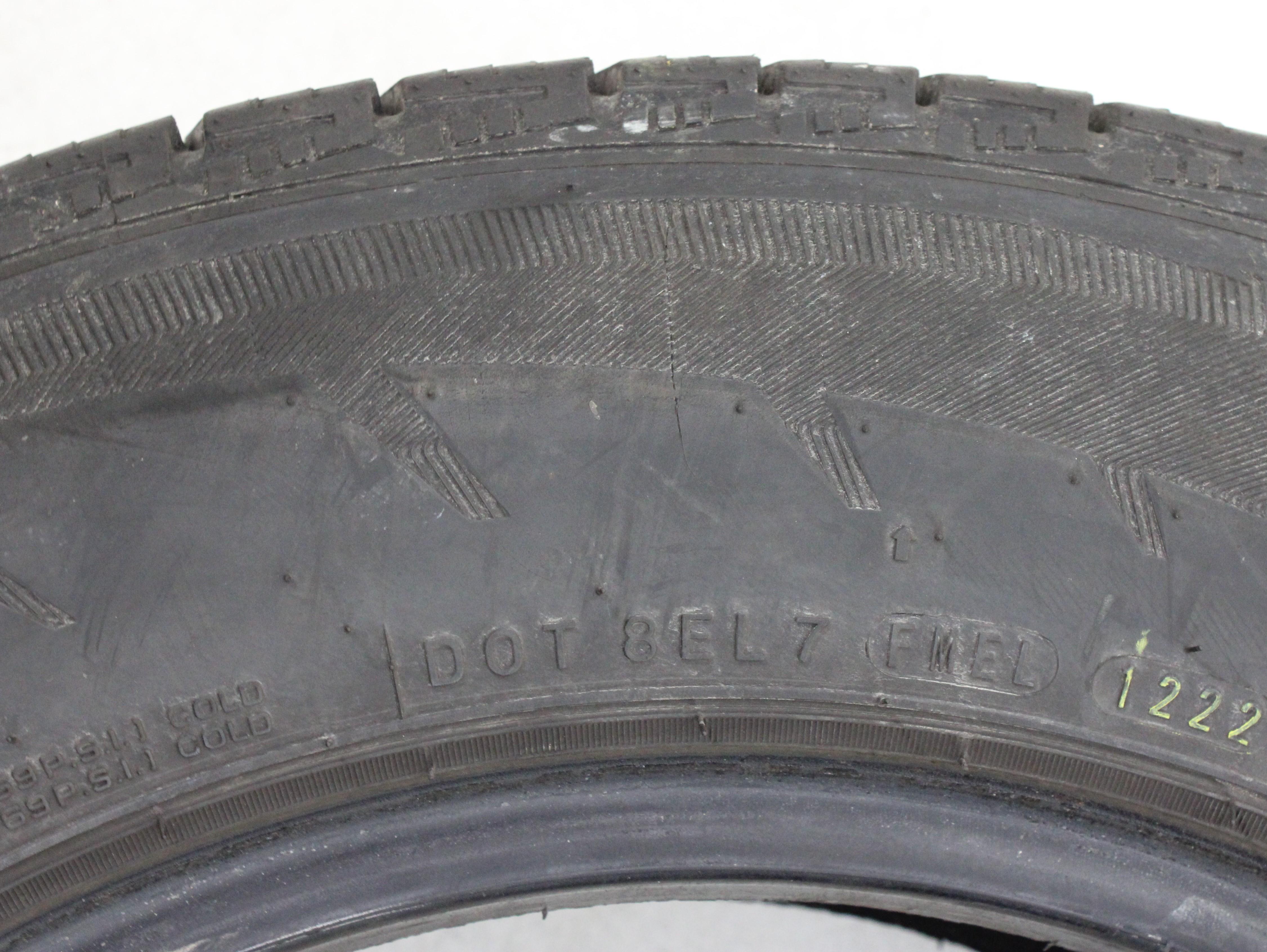 1 x 215/65R16C 109/107R winterband Nexen Winguard WT1 6-6,5mm 2022