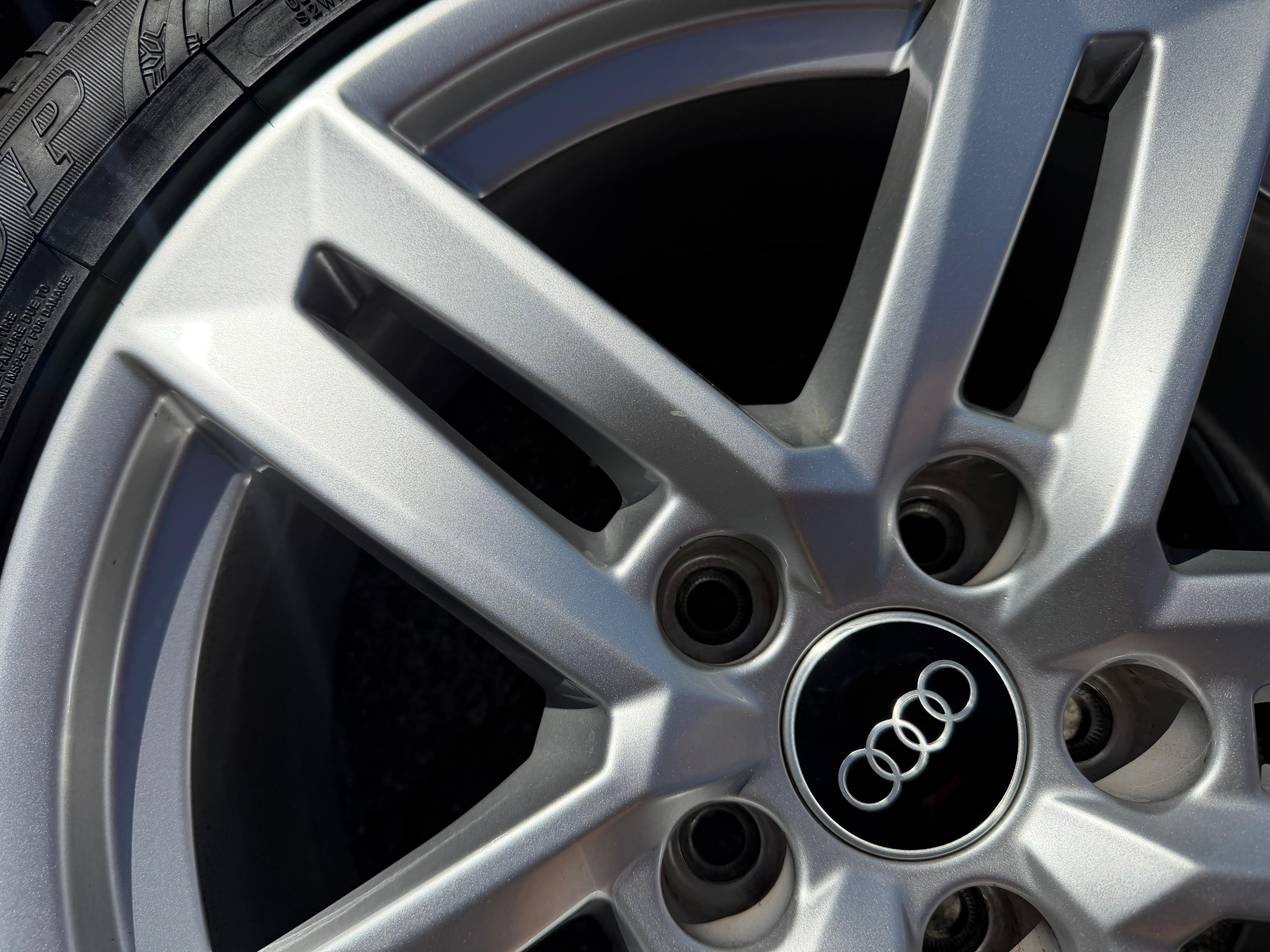 4 Original 17" Alufelgen Audi A4 8W B9 8W0601025P 7x17 ET42 Felgen