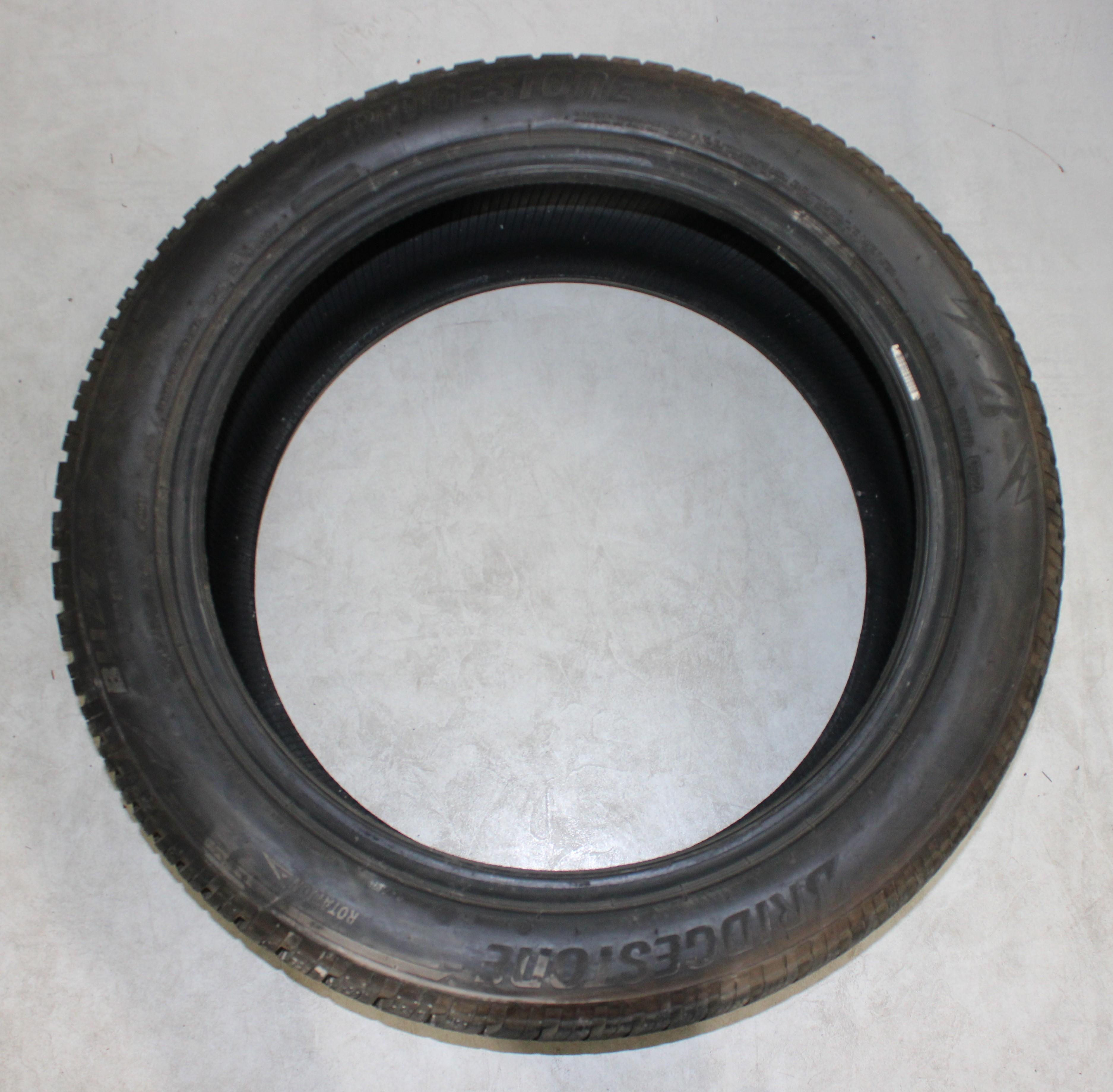 1 x 235/50R20 100T Winterreifen Bridgestone Blizzak LM005 8mm 2022 *