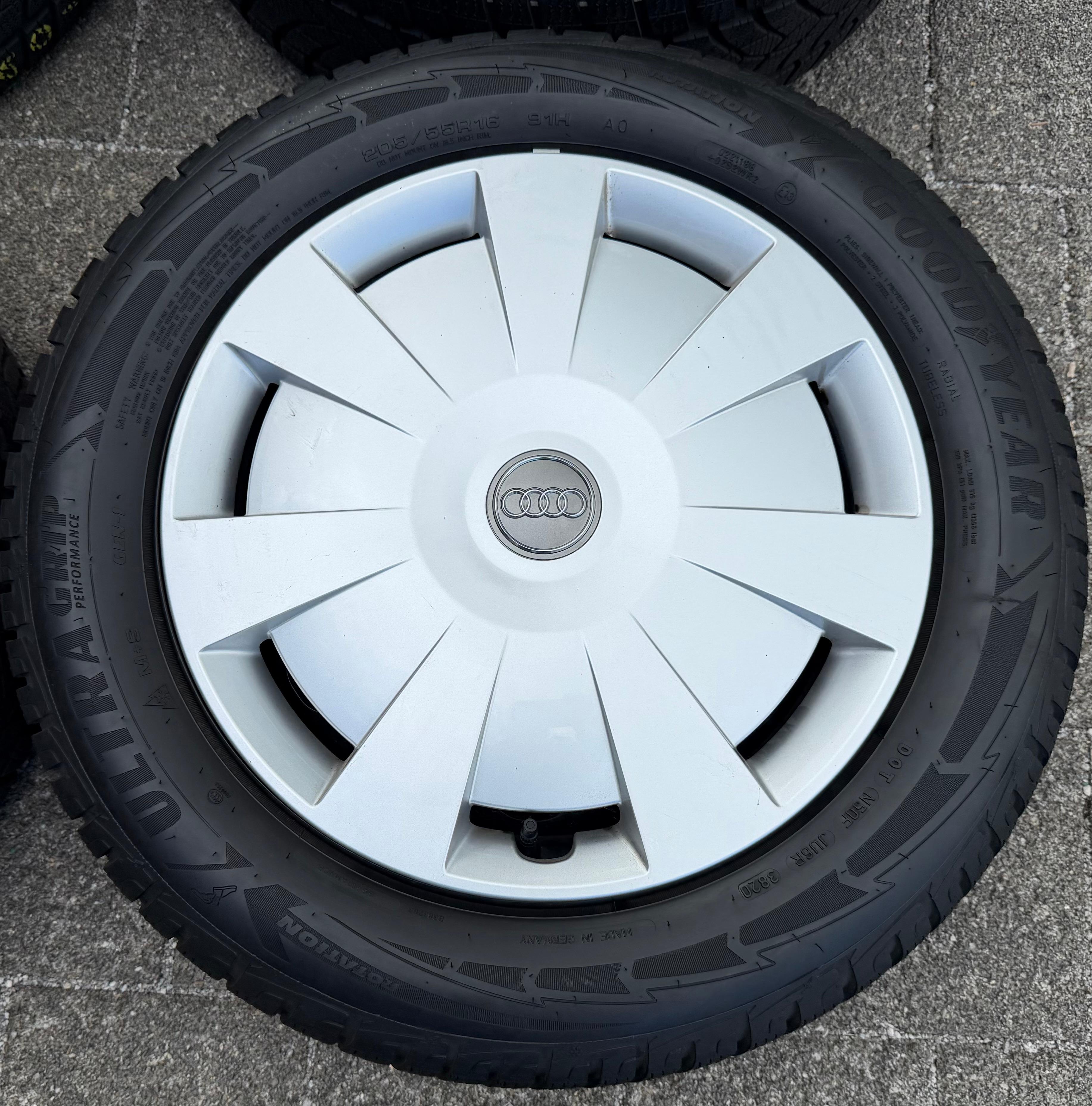 4 Winterräder Audi A3 8V Sportback Cabrio  205/55R16 91H Goodyear 8V0601027A