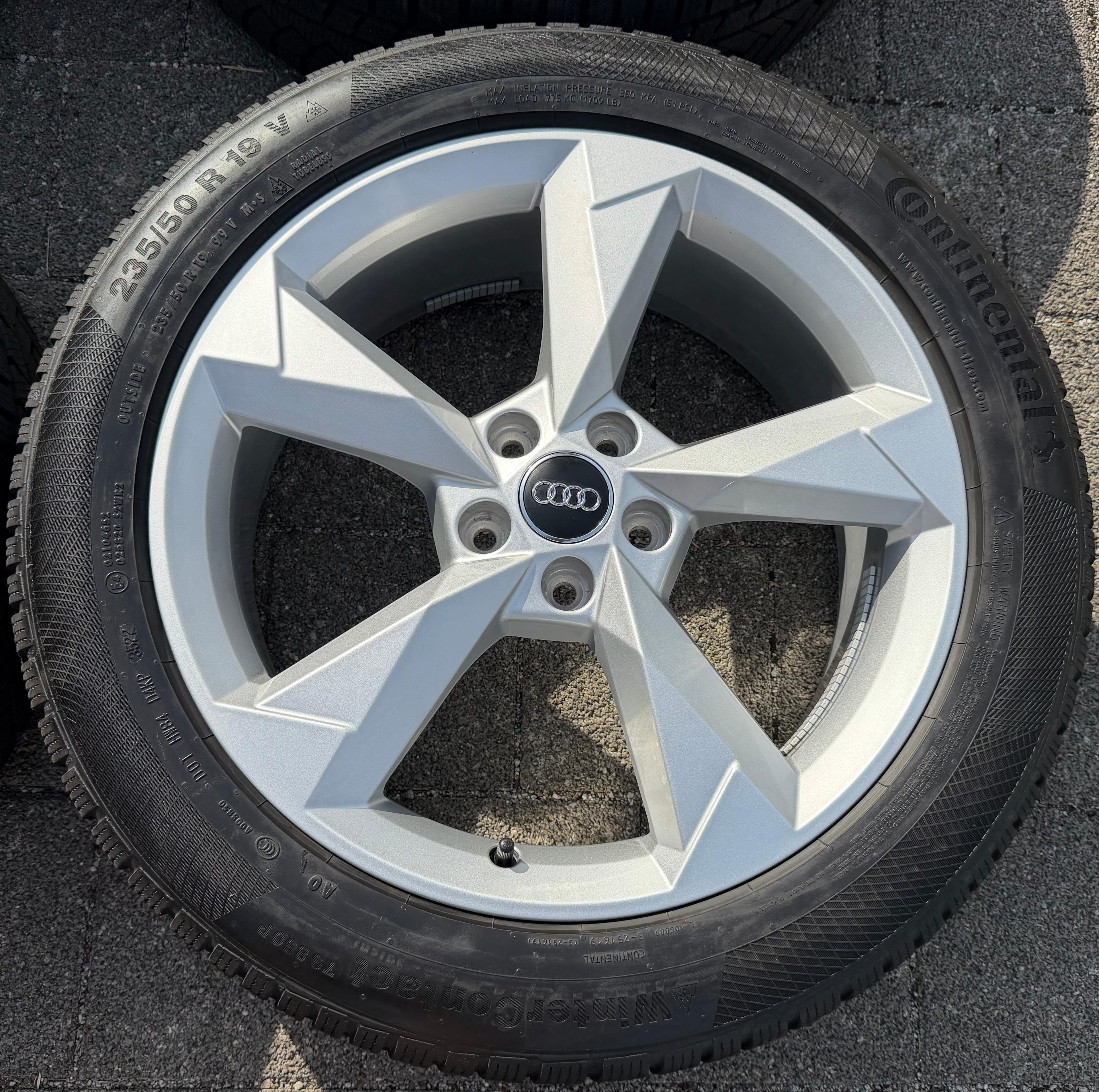 4 Original 19" Alu Winterräder Audi Q3 F3B 83A 83A601025N 235/50R19 99V Continental