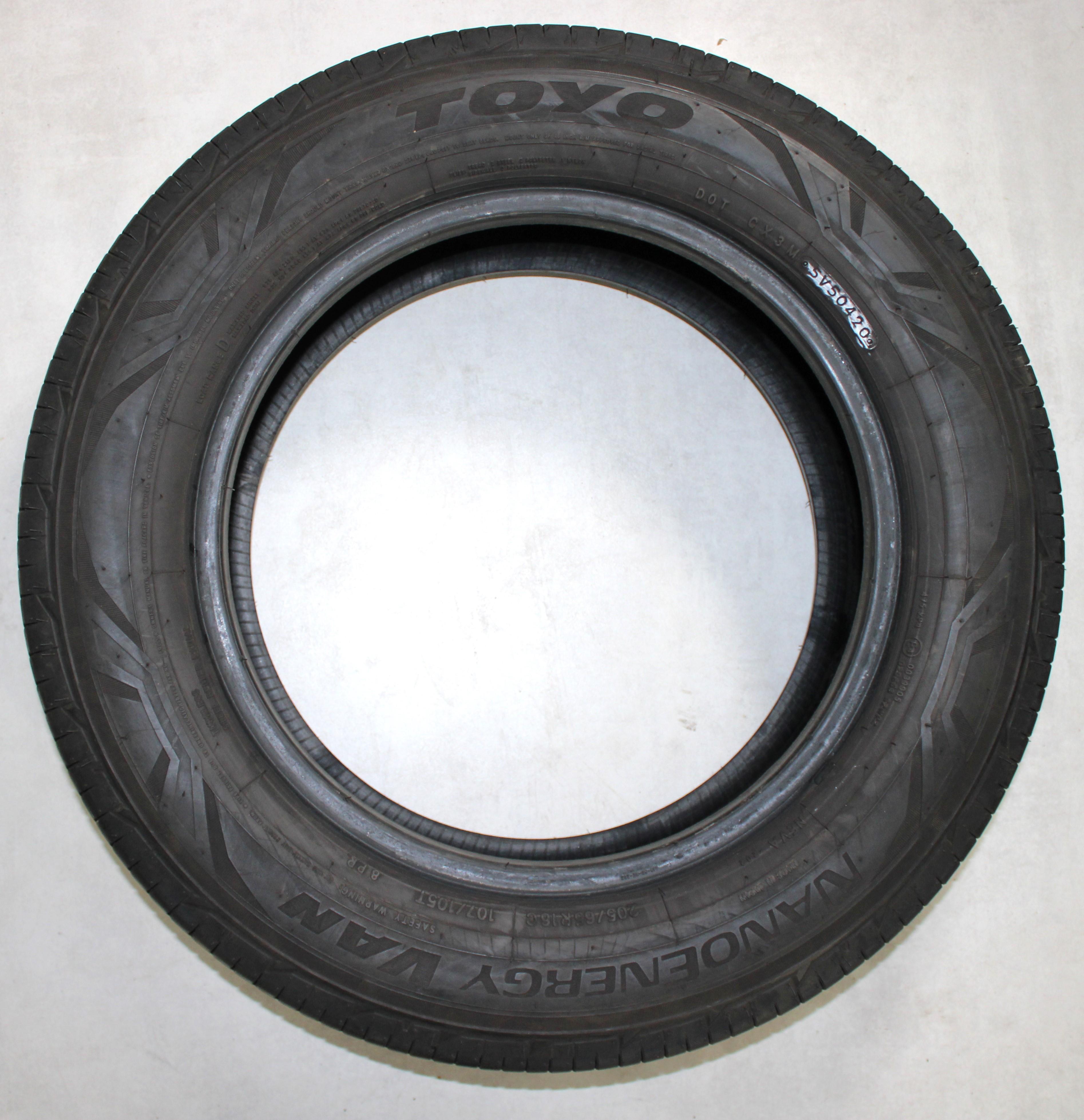 2 x 205/65R16C 107/105T Sommerreifen Toyo NanoEnergy Van 8mm 2020