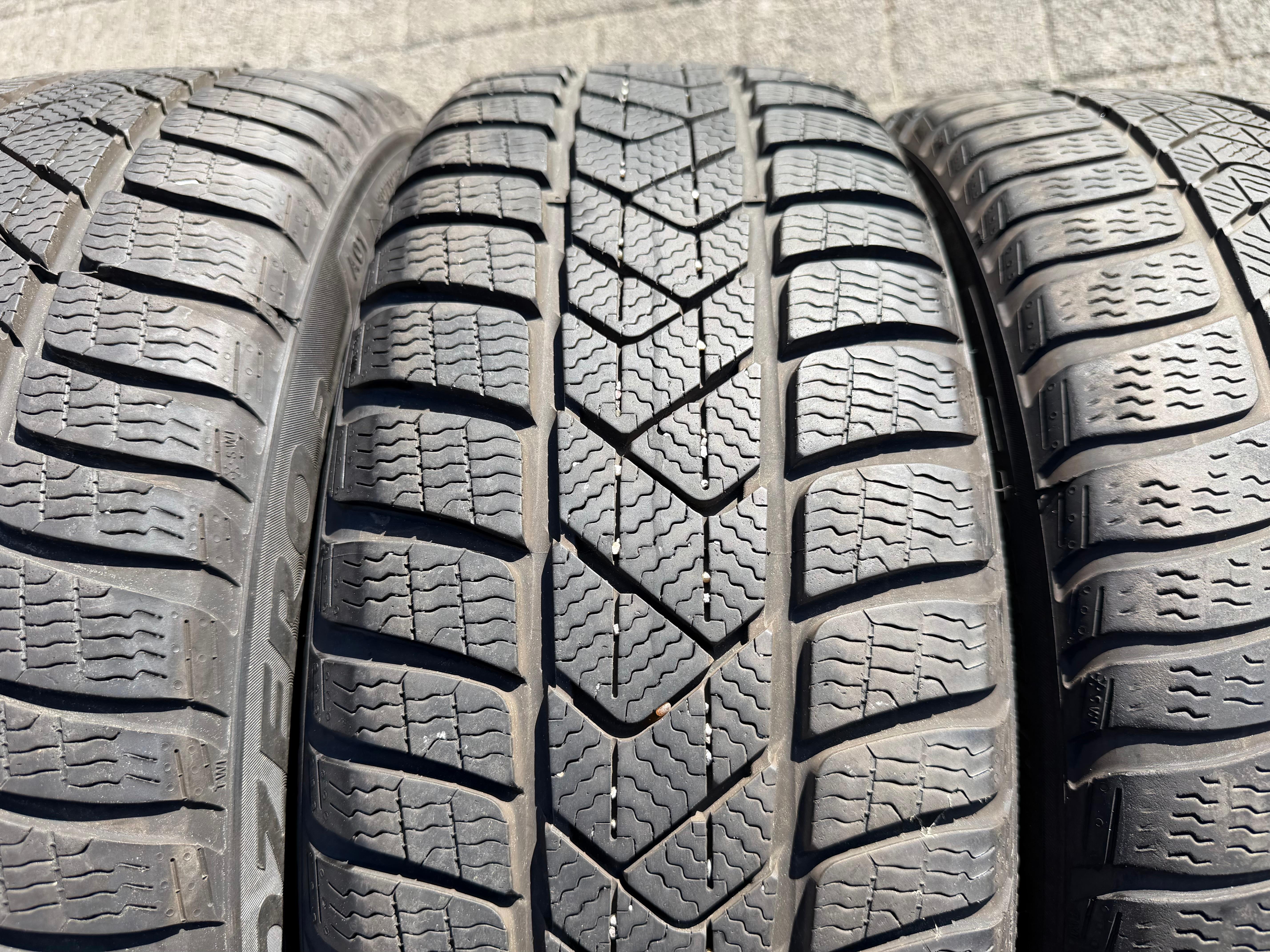 4 Original 17" Alu Winterräder Audi A3 S3 8Y 8Y0601025L 205/50R17 93H Pirelli