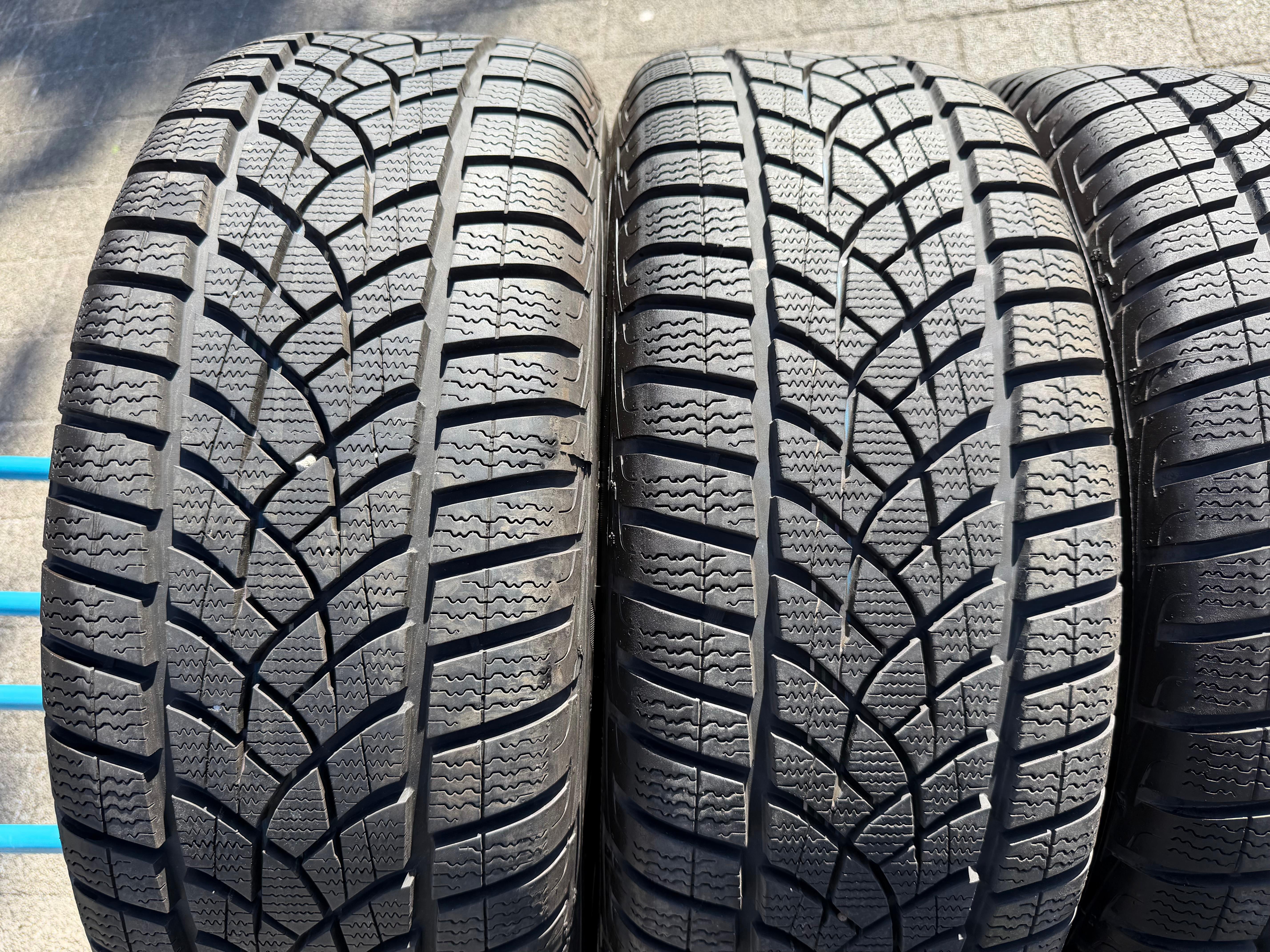 4 Original 18" Alu Winterräder Audi Q3 F3 83A 83A601025J 235/55R18 104H Goodyear