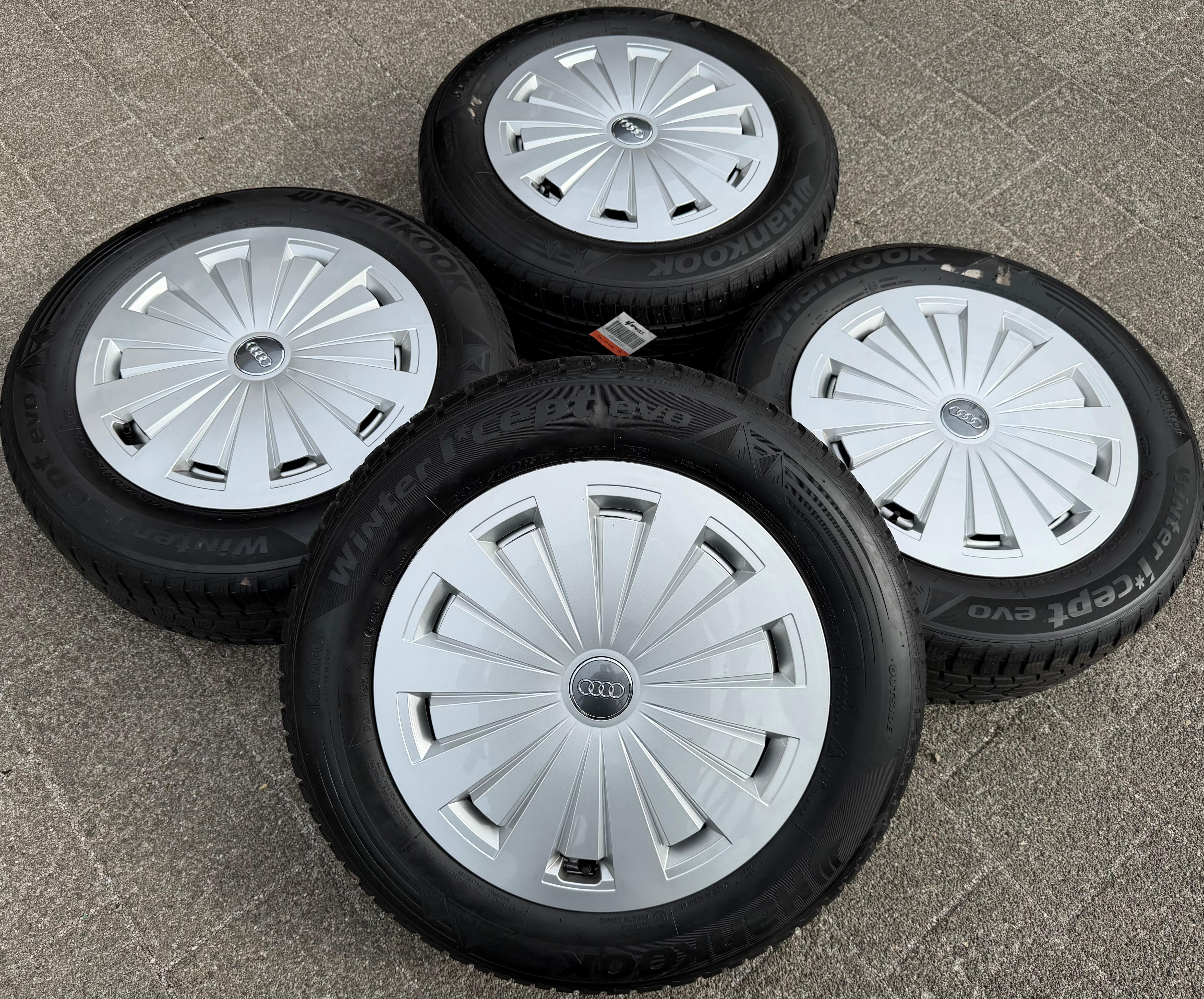 4 Original Alu Winterräder Audi A4 B9 8W 205/60R16 92H 8W0601025 Hankook