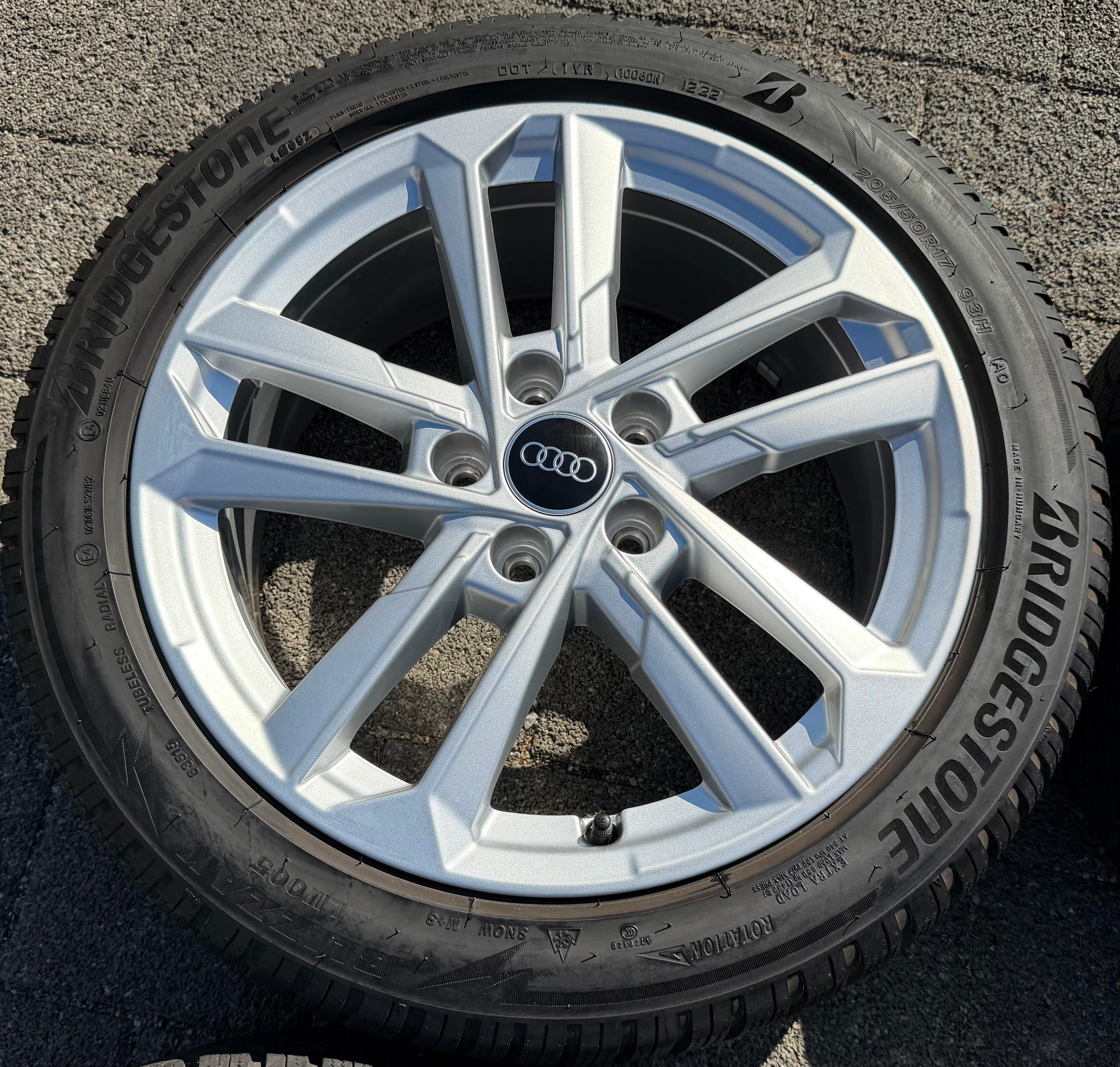 4 Original 17" Alu Winterräder Audi A3 S3 8Y 8Y0601025L 205/50R17 93H Bridgestone 2022