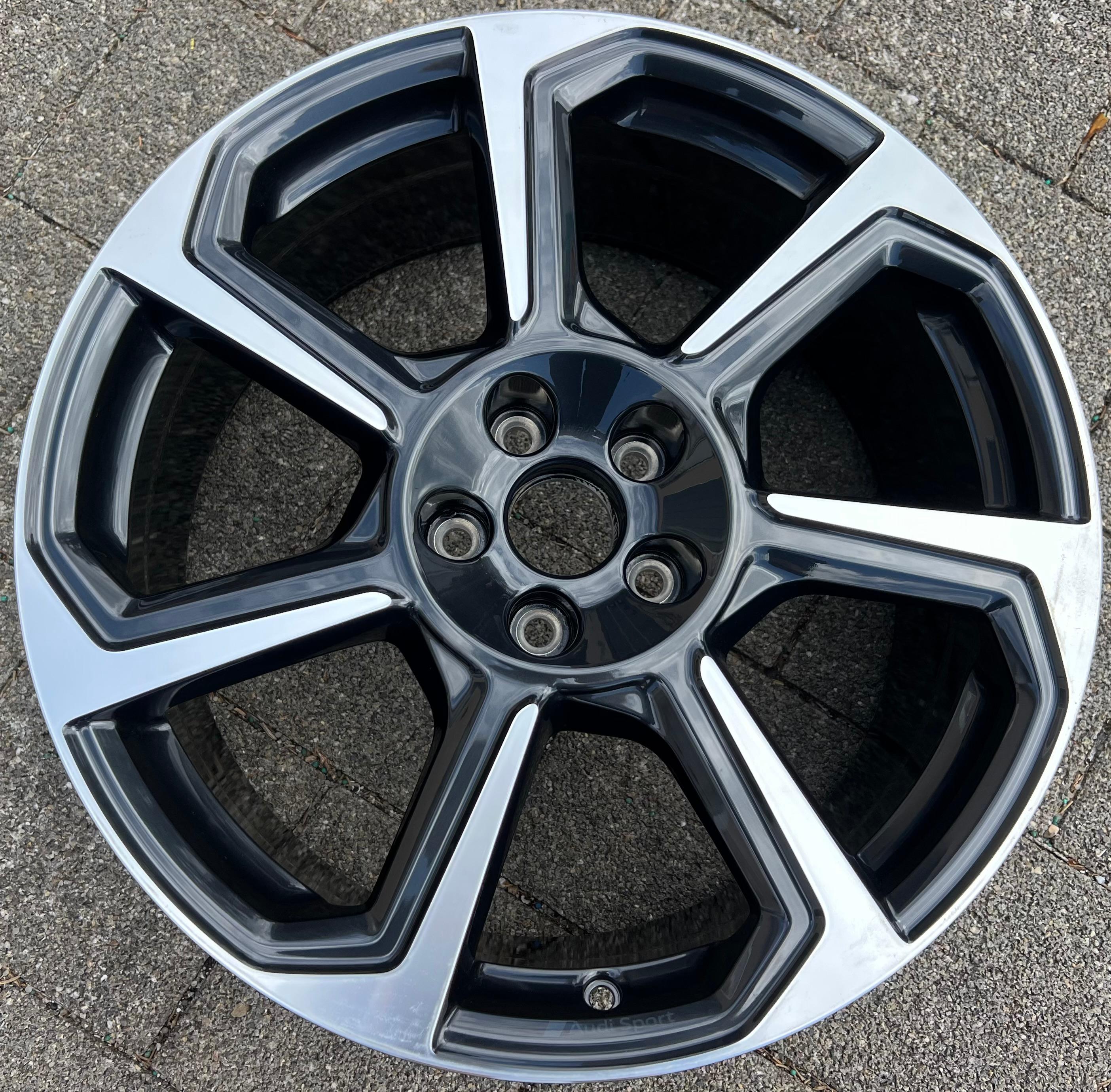 1 X ORIGINAL 19" ALUFELGE AUDI Q3 SQ3 F3 83A601025BB 8,5x19 ET38 FELGE FREIHAUS