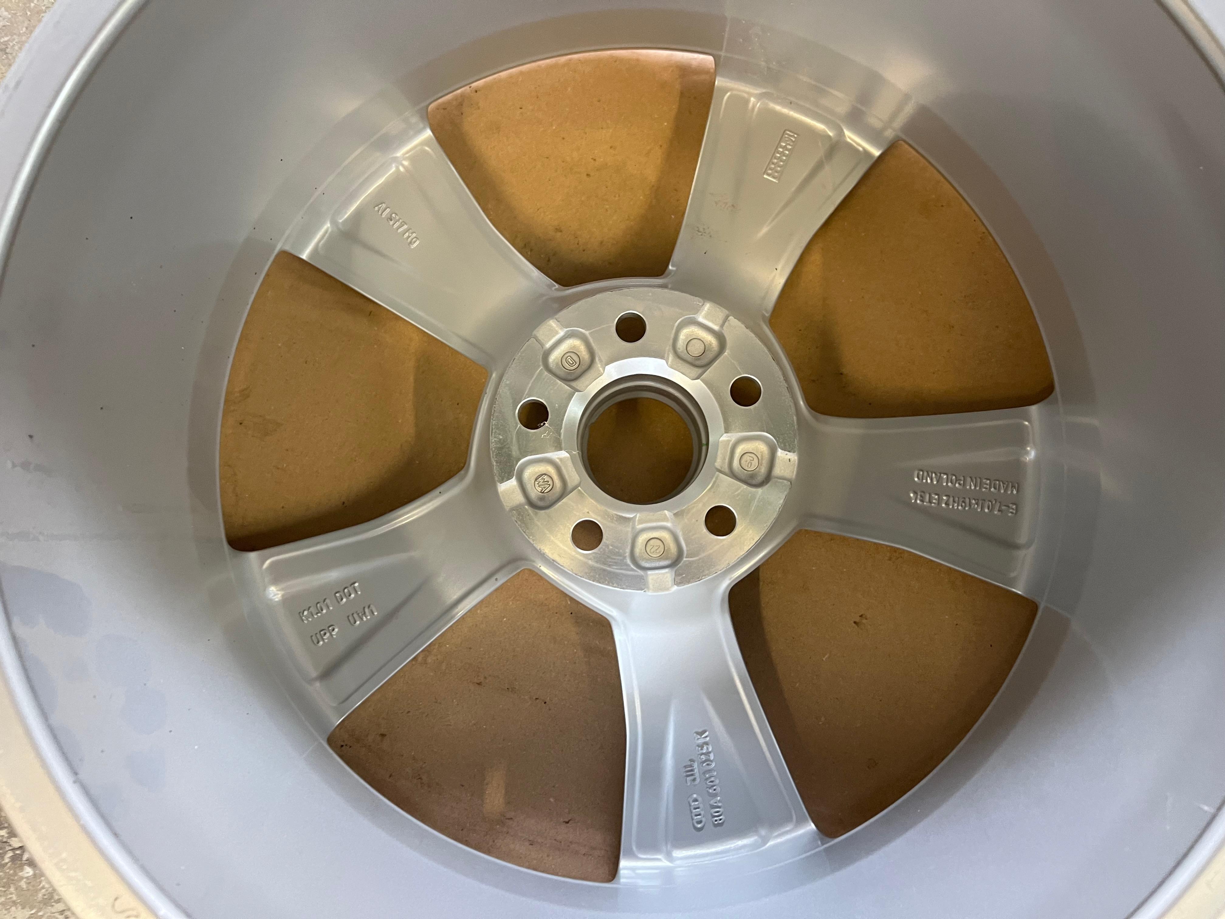 1 X RUOTA ORIGINALE IN ALLUMINIO 19" AUDI Q5 FY 80A601025K 7x19 ET34 S-LINE FREEPORT