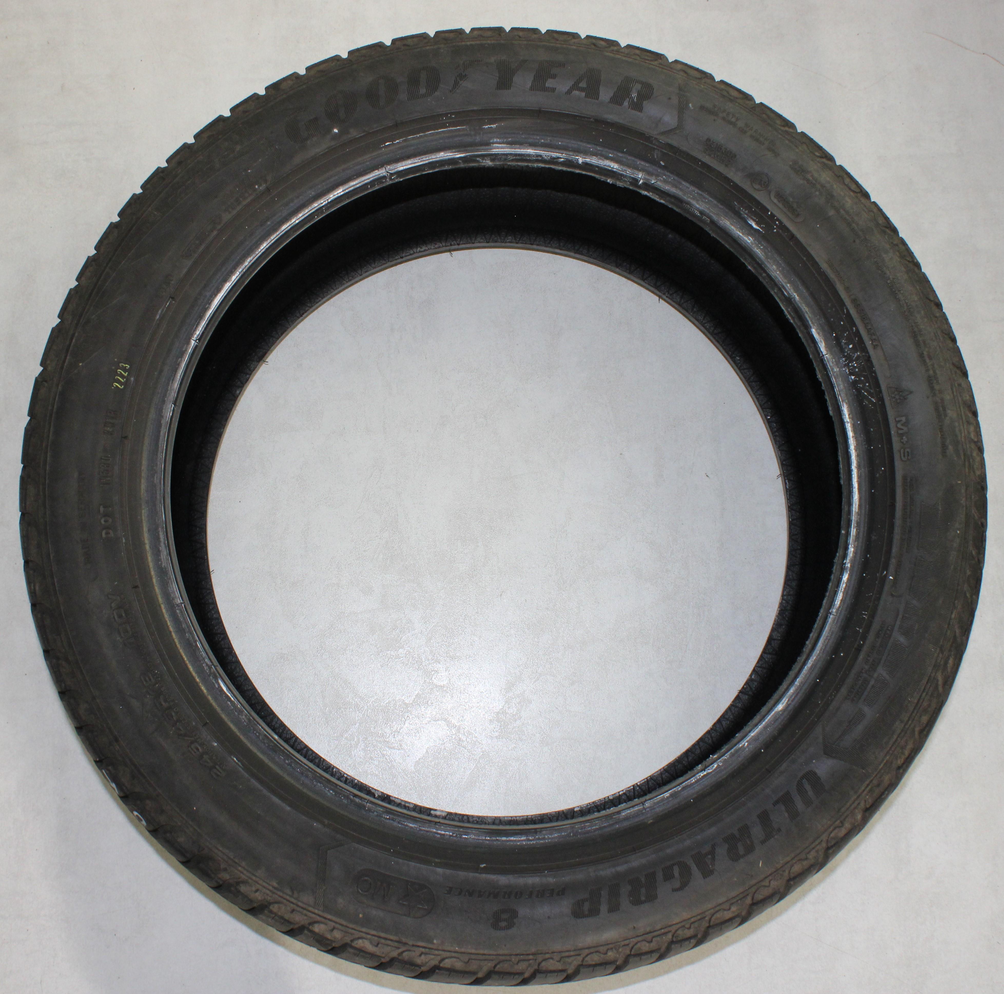 2 x 245/45R18 100V Winterreifen Goodyear Ultra Grip 8 Performance MO* 6-6,5mm 2023