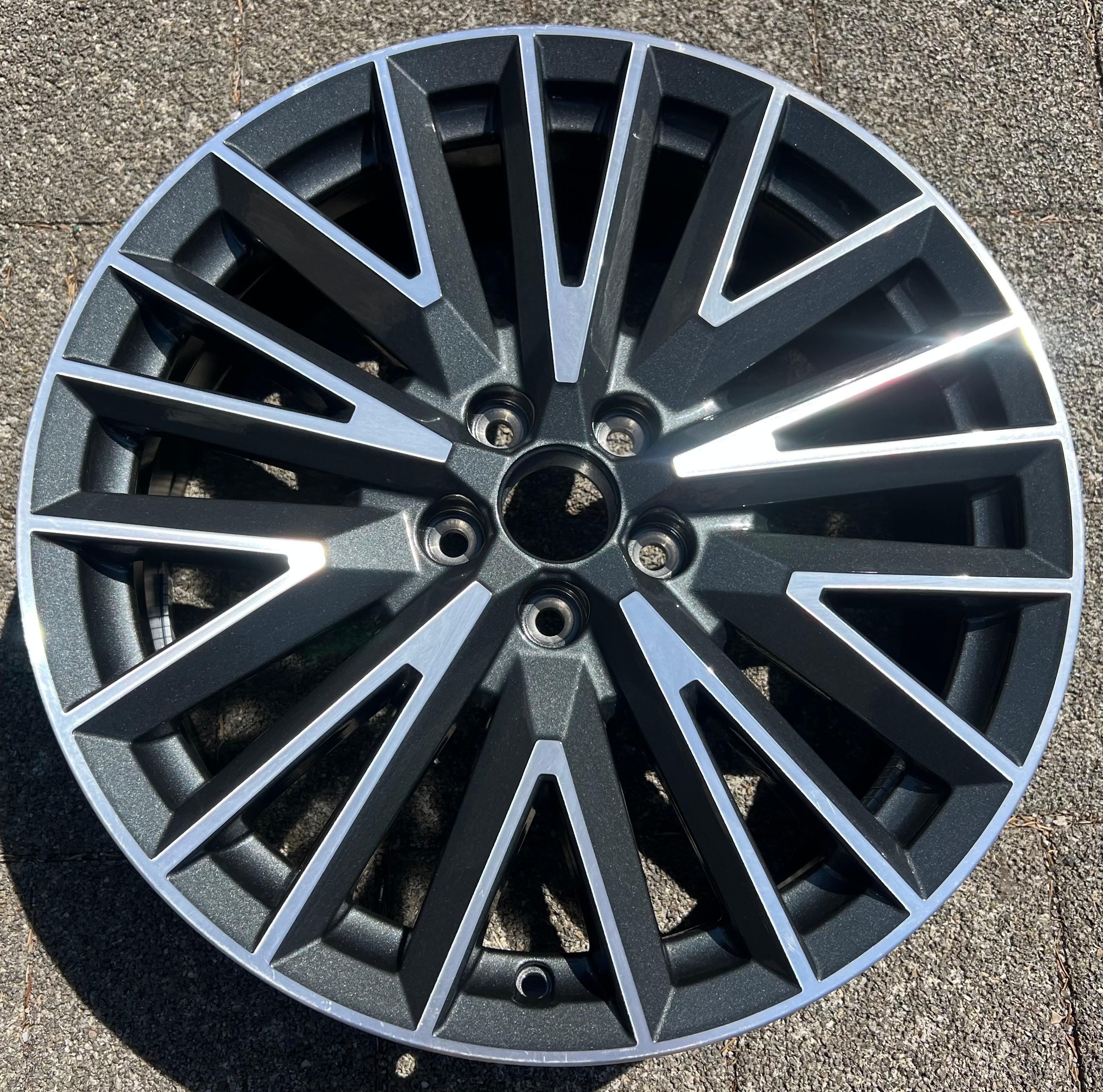 1 X ORIGINAL 19" ALUFELGE  AUDI Q3 F3 83A601025L 7x19 ET43 FELGEN FREIHAUS