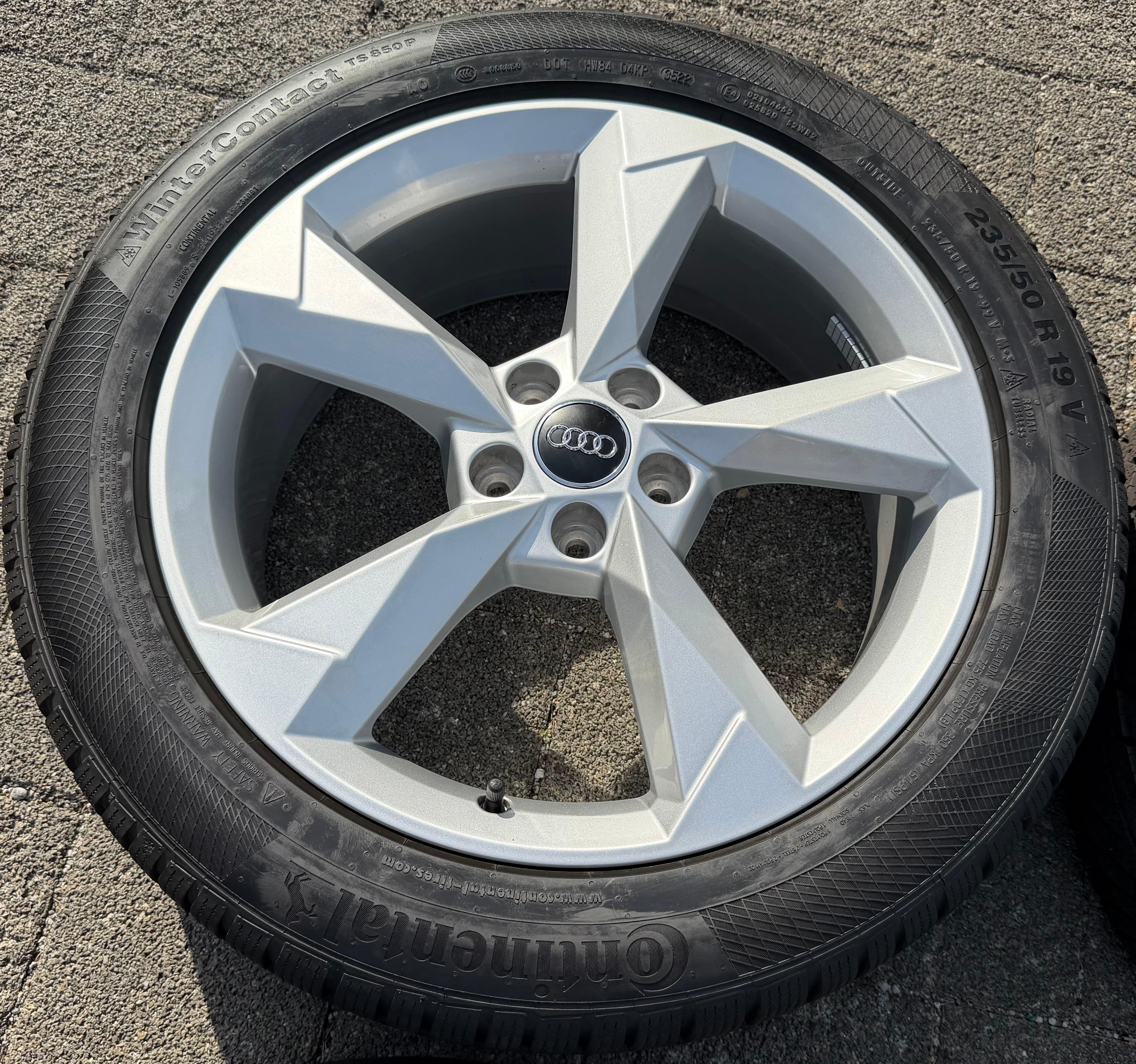 4 Original 19" Alu Winterräder Audi Q3 F3B 83A 83A601025N 235/50R19 99V Continental