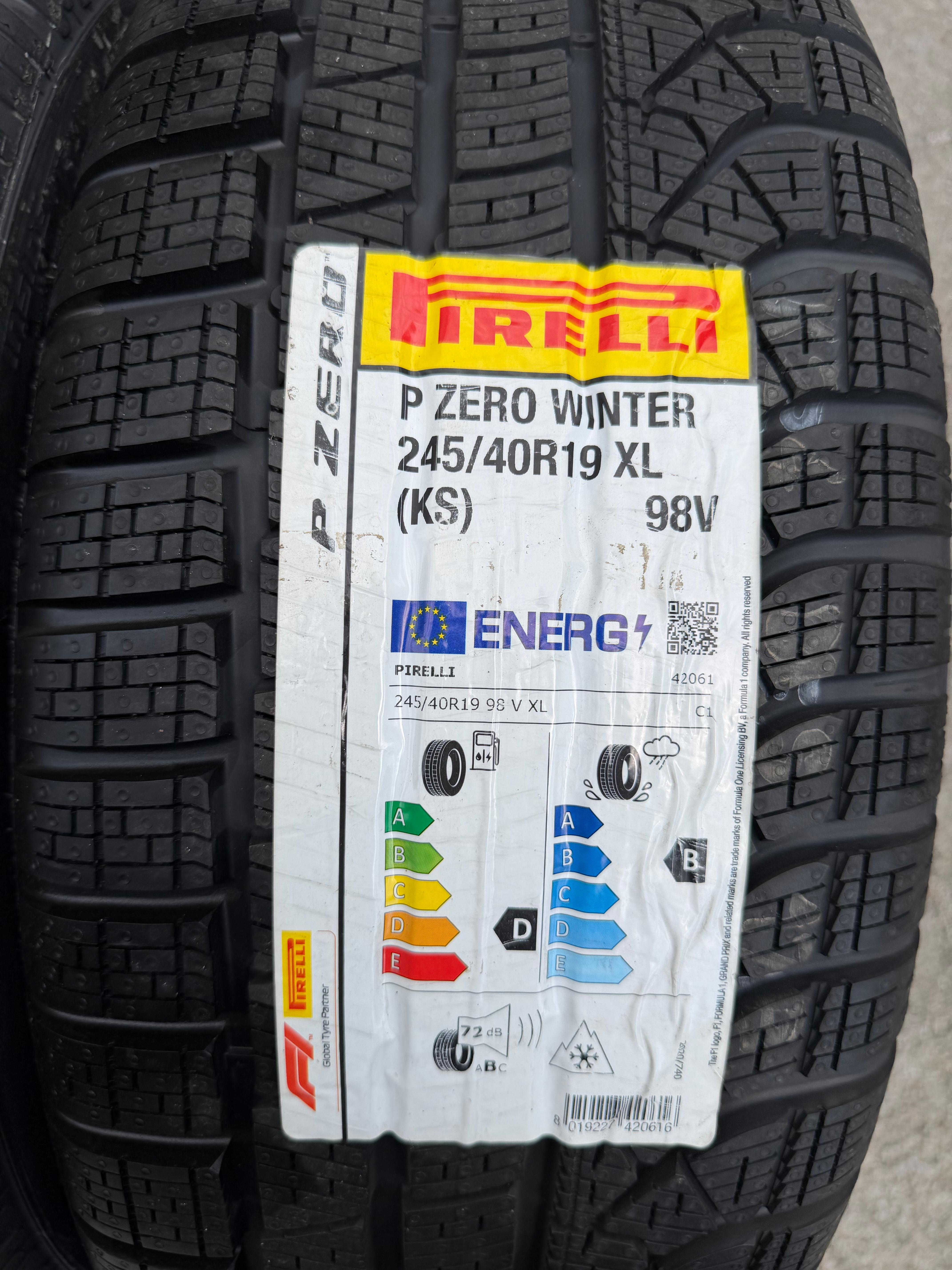 2 x 245/40R19 98V winterbanden Pirelli Pzero Winter NIEUW 2023