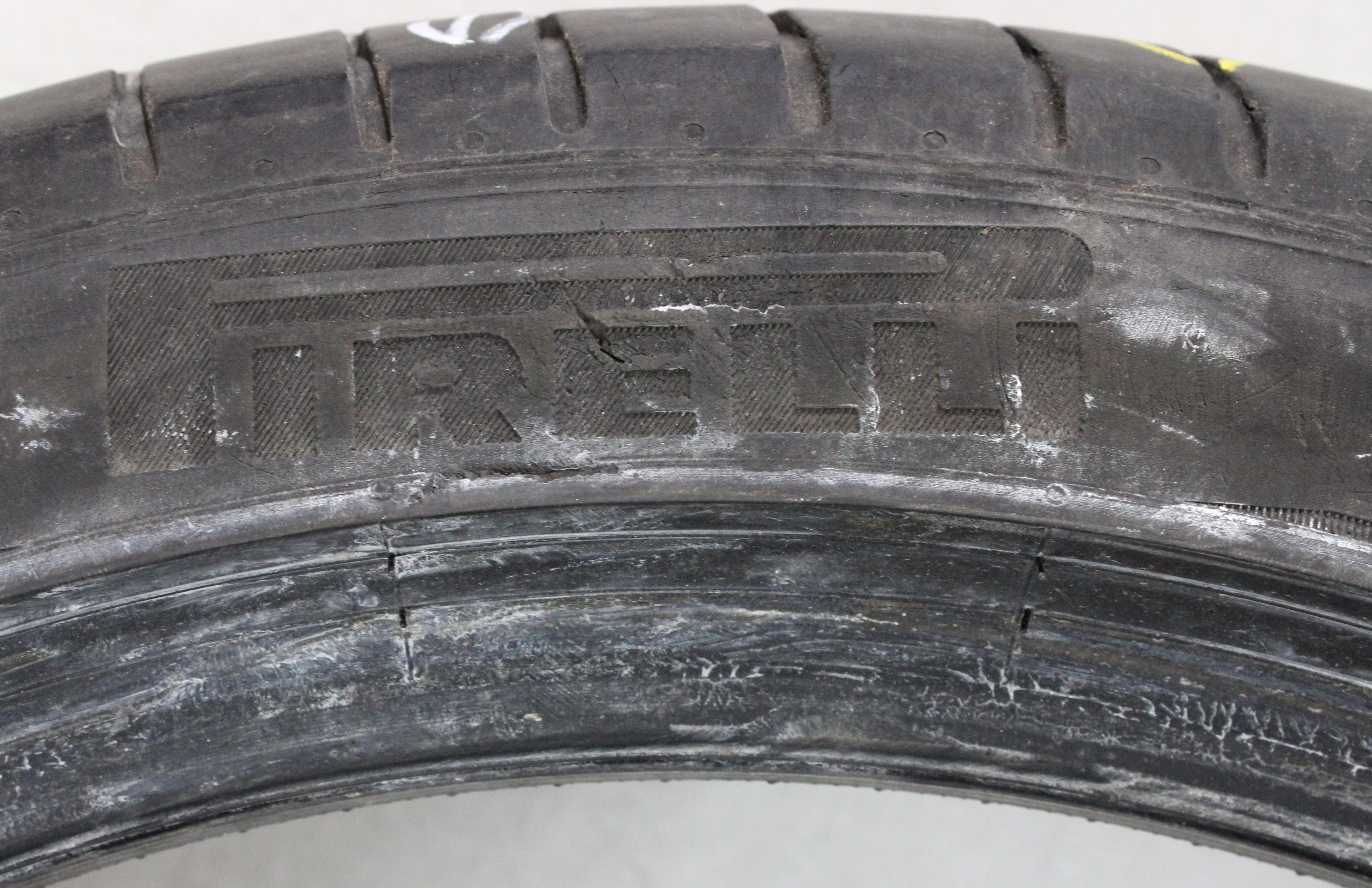 2 x 245/40R19 98Y zomerbanden Pirelli Pzero PZ4 * 4,5-5mm 2020