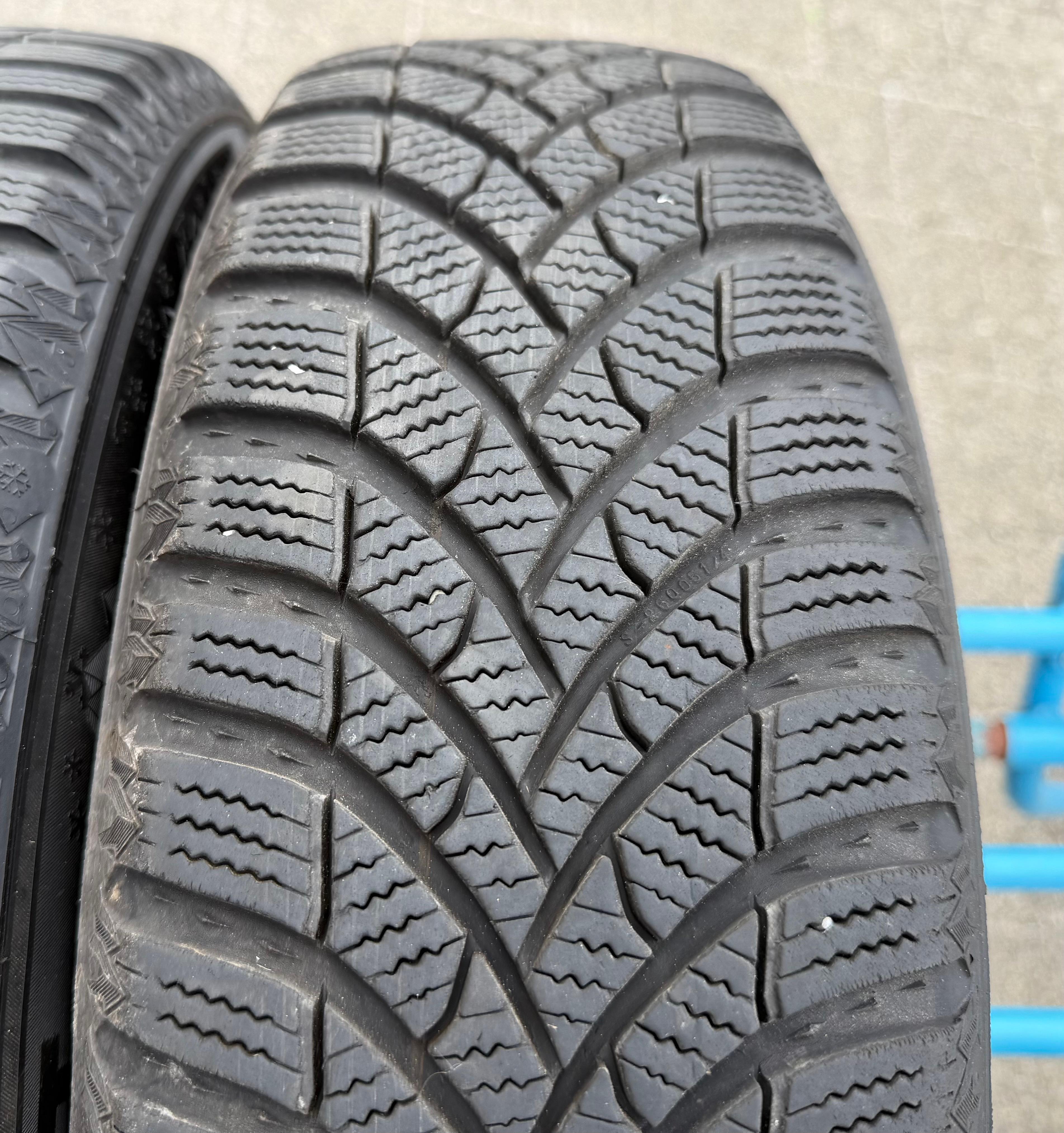 4 roues hiver d’origine Smart 453 165/65R15 81T 185/60R15 84T Semperit RDKS
