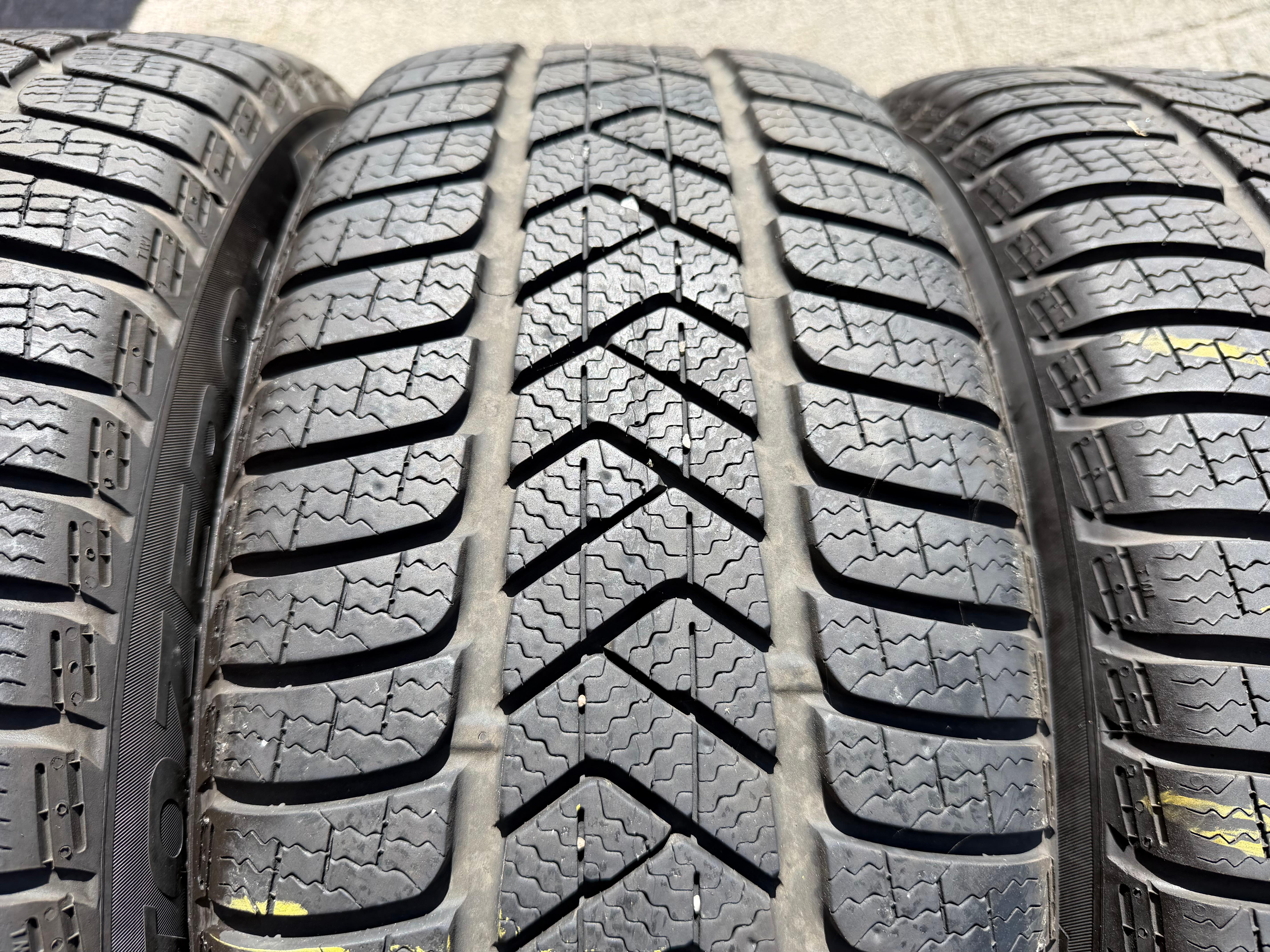 4 Original 17" Alu Winterräder Audi A4 B9 8W 8W0601025P 225/50R17 98H PIrelli 2024