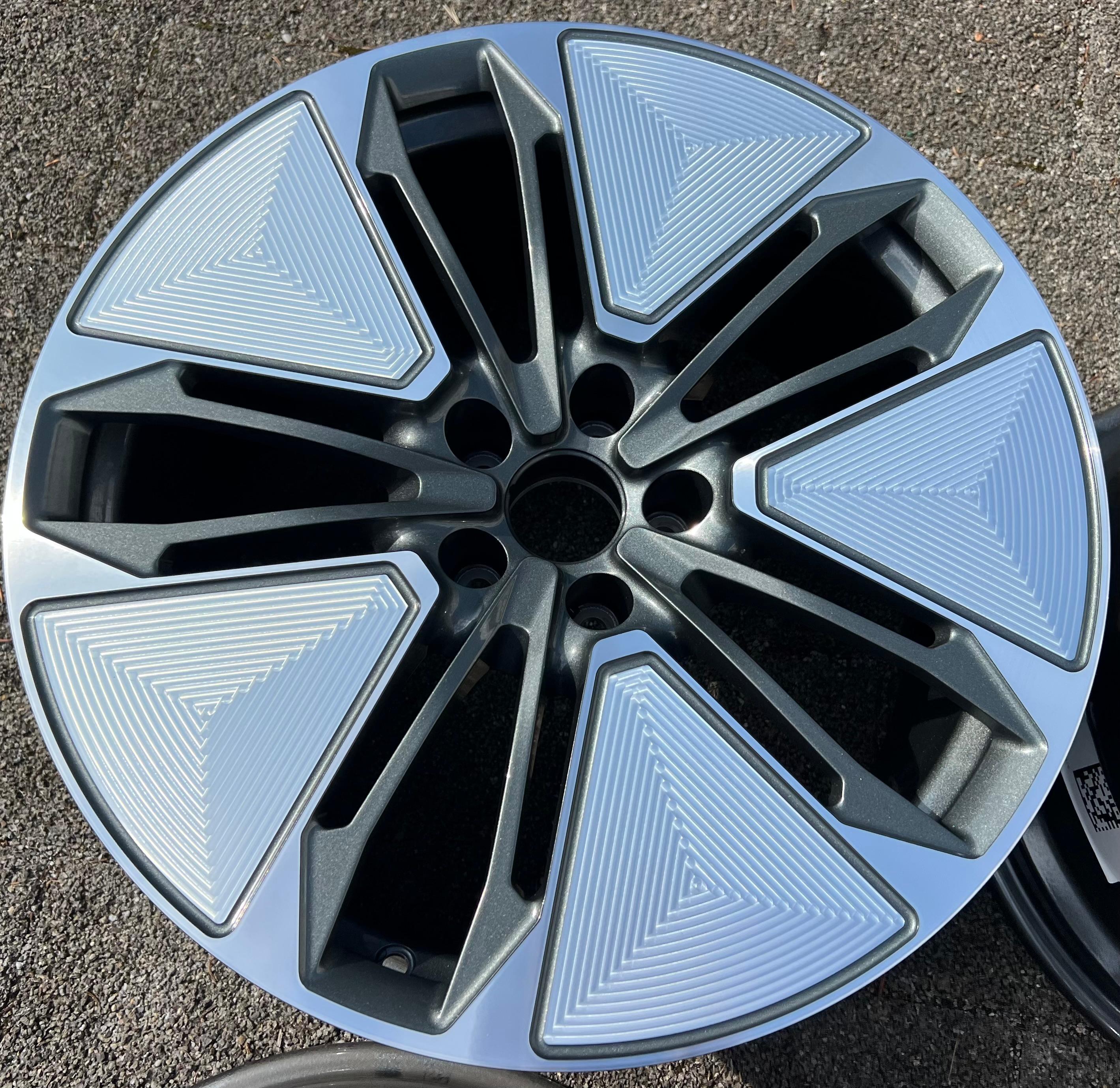 4 ORIGINAL 19" ALUFELGEN AUDI E-TRON GT 4J 8x19 9,5x19 NEU FREIHAUS