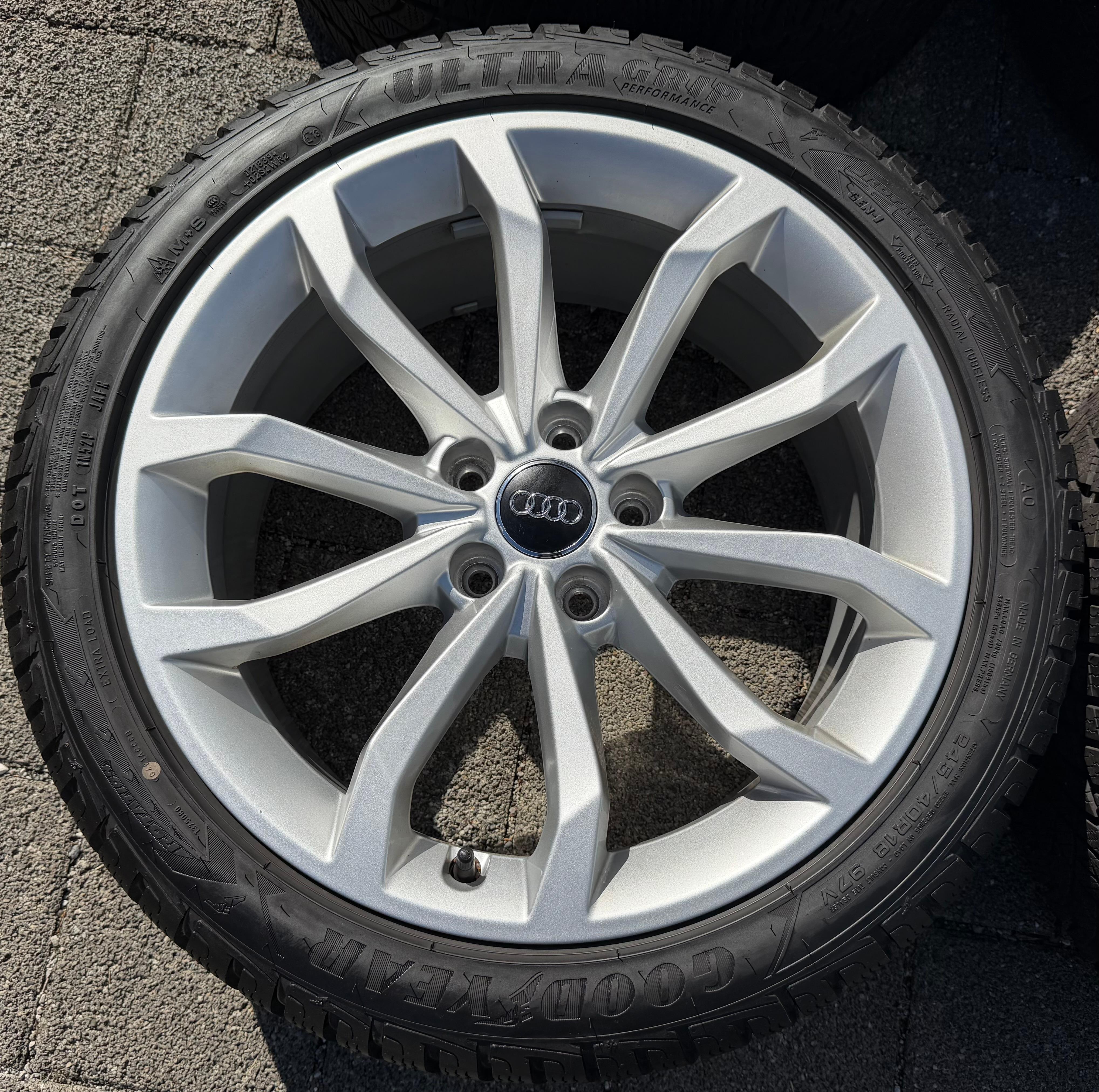 4 Original 18" Alu Winterräder Audi A4 S4 8W B9 8W0601025HM 245/40R18 97V 2023