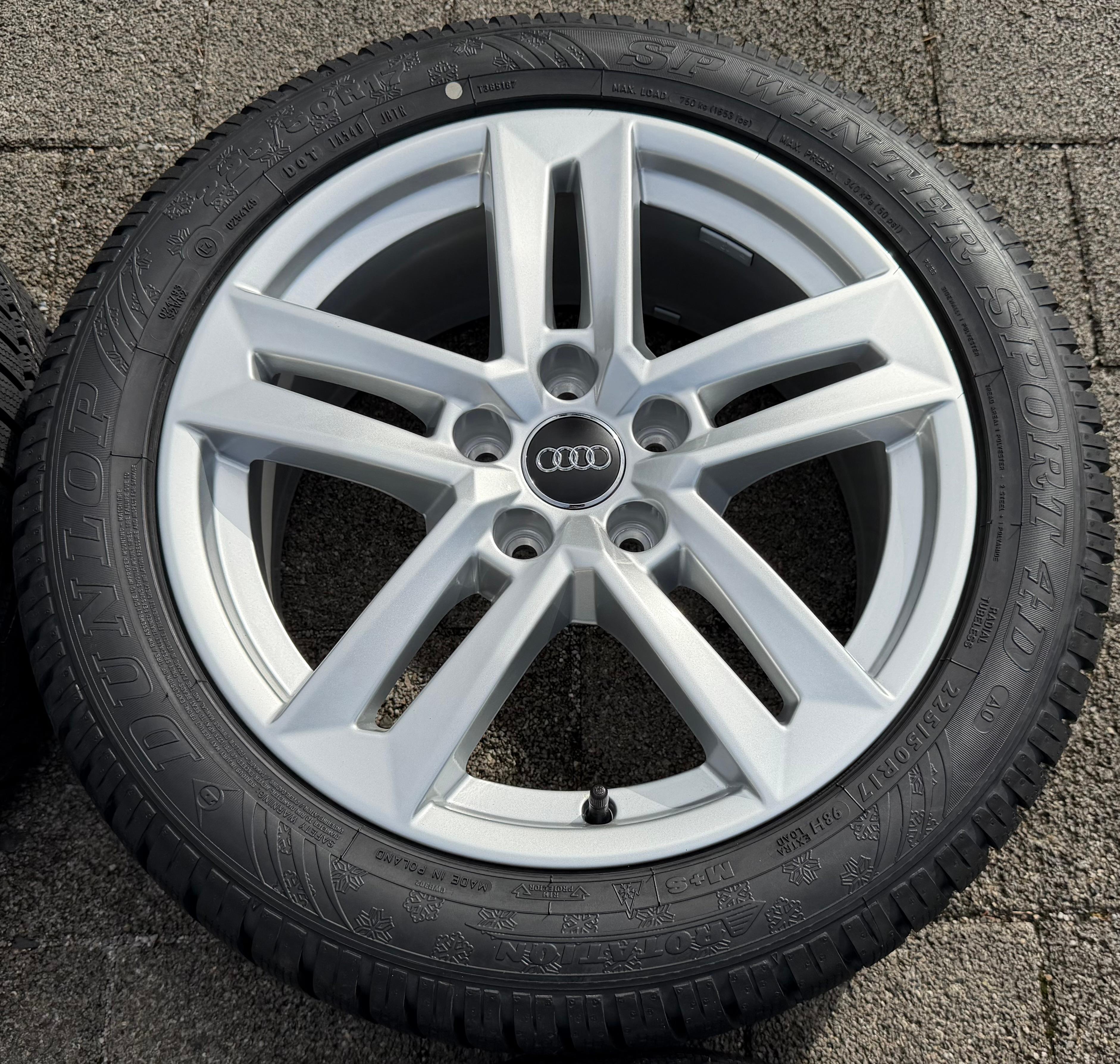 4 Original 17" Alu Winterräder Audi A4 B9 8W 8W0601025P 225/50R17 98H Dunlop NEU