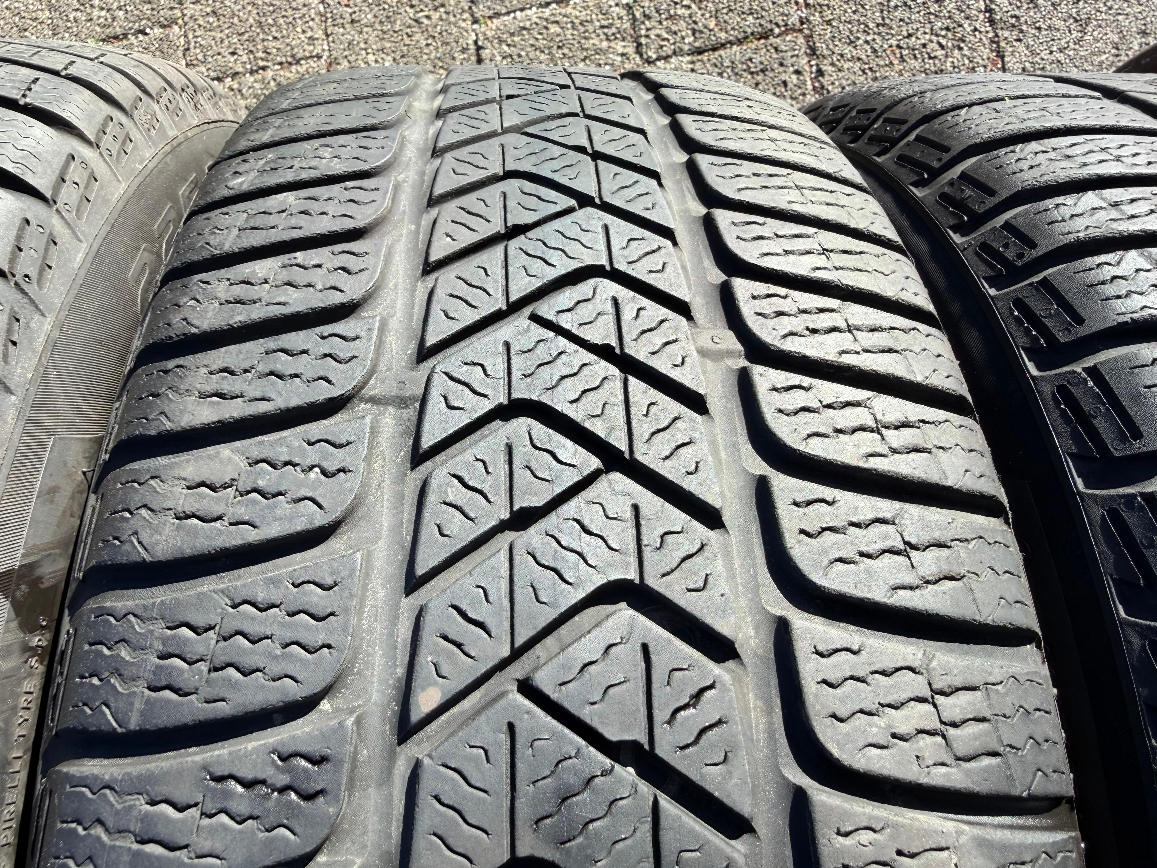 4 Alu 17" Winterräder Volvo S60 V60 V60 Cross Country S80 225/50R17 98H Pirelli