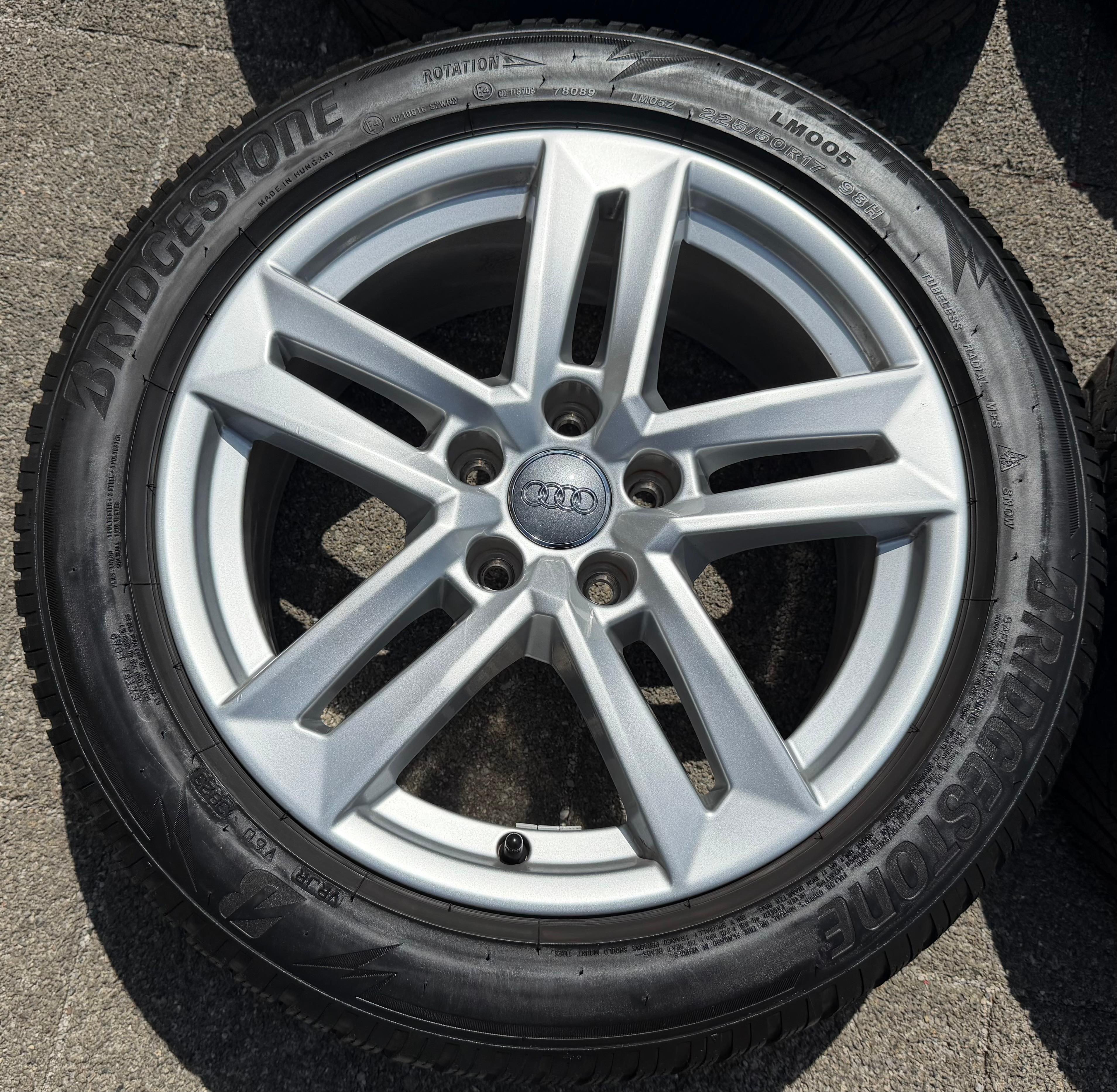 4 Original 17" Alu Winterräder Audi A4 B9 8W 8W0601025P 225/50R17 98H Bridgestone