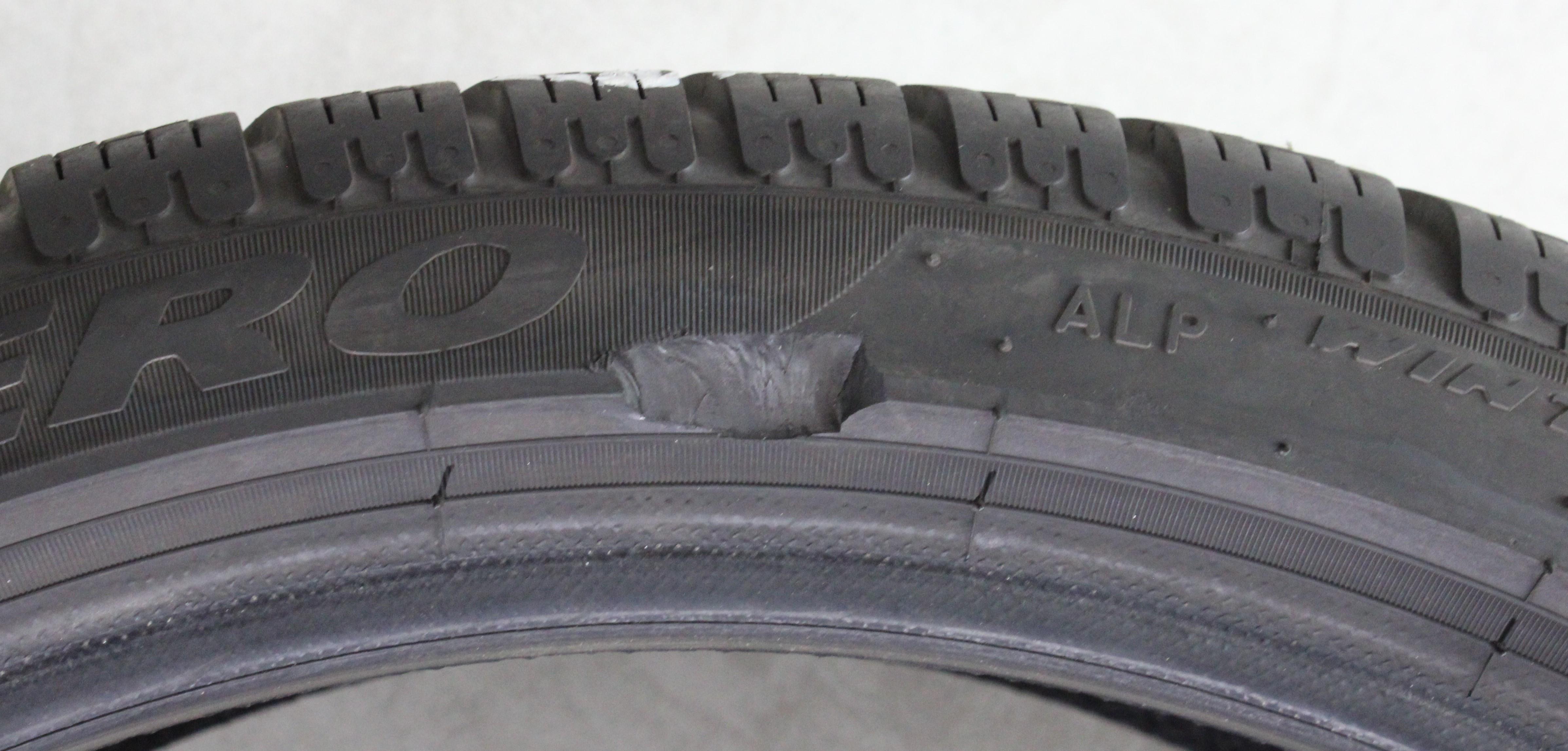2 x 285/30R20 99W Winterreifen Pirelli Sottozero Winter 270 Serie 2 ALP 4-4,5mm 2022