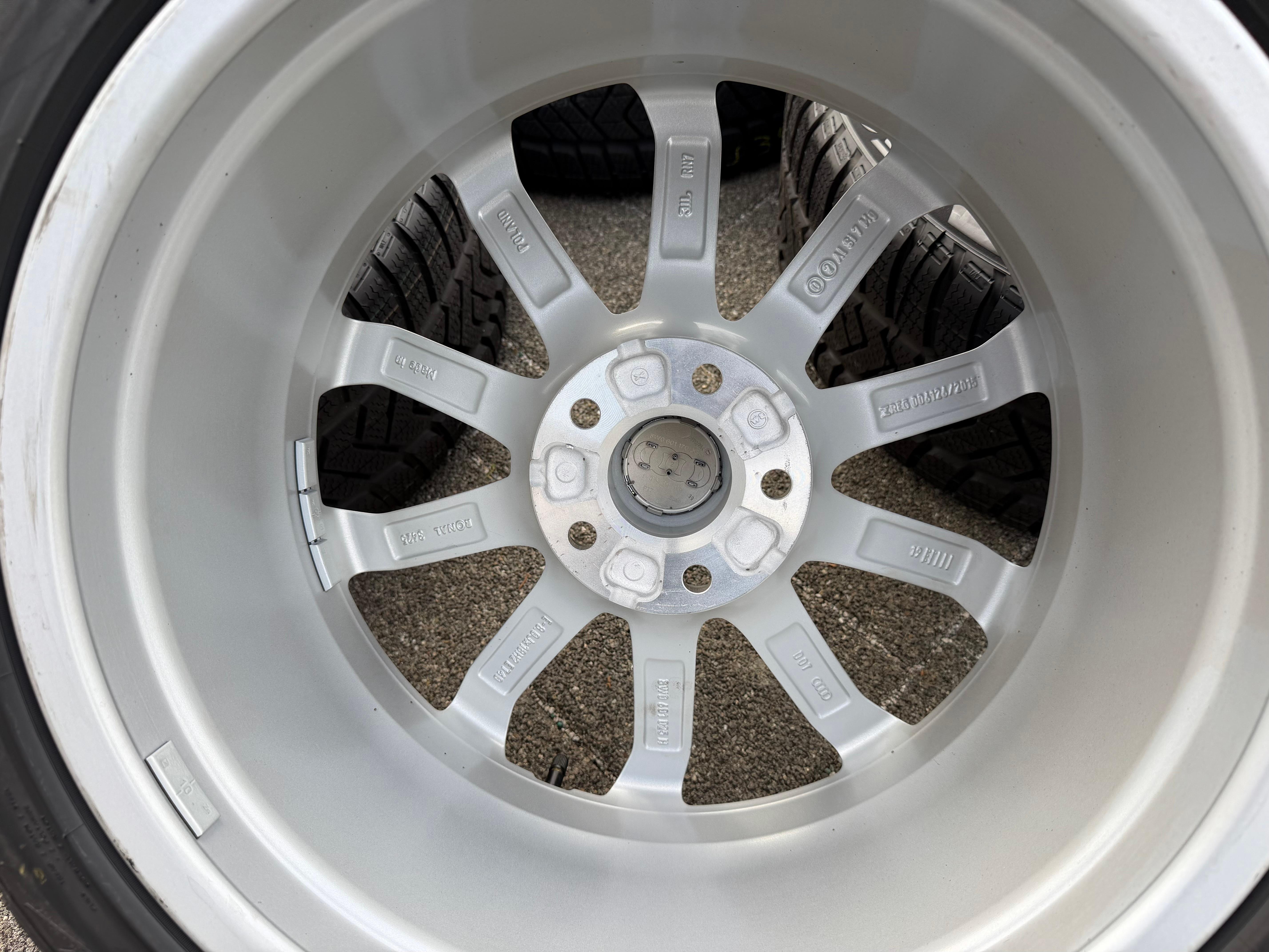 4 Original 18" Alu Winterräder Audi A4 S4 8W B9 8W0601025H 245/40R18 97V Pirelli