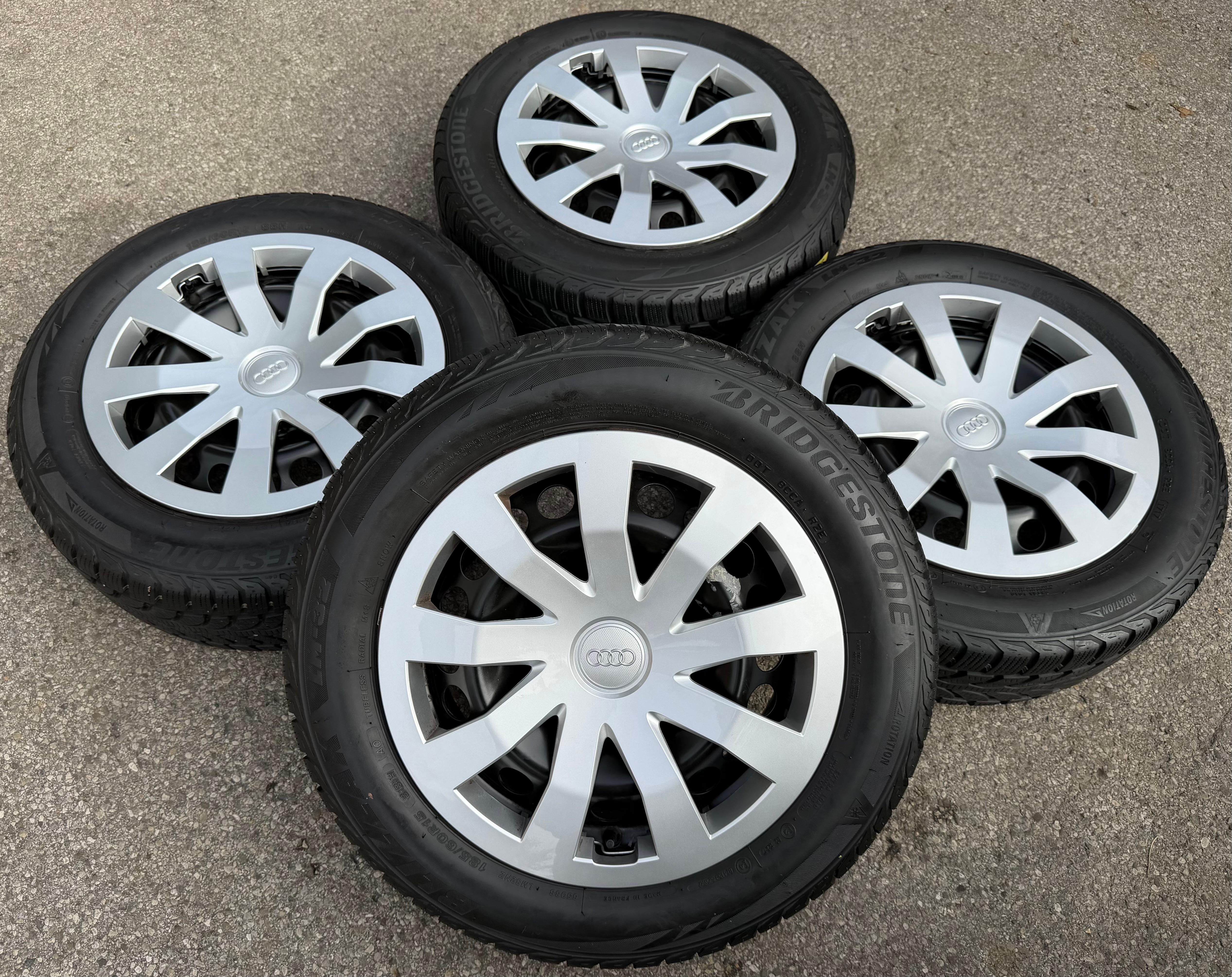4 roues hiver Audi A1 8X 8X0601027C 185/60R15 88H pneus hiver Bridgestone