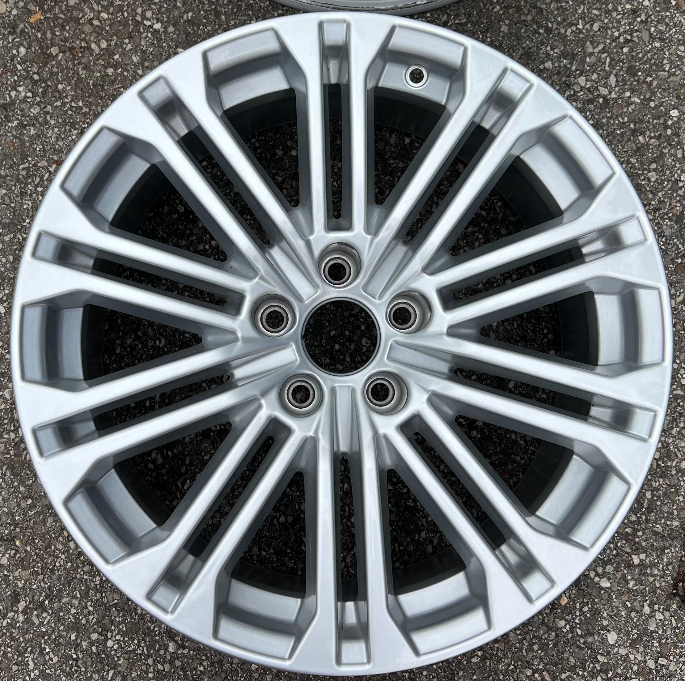 1X  ORIGINAL 18" ALUFELGE AUDI A5 S5 F9 8W 8W0601025EE 8x18 ET31 FREIHAUS