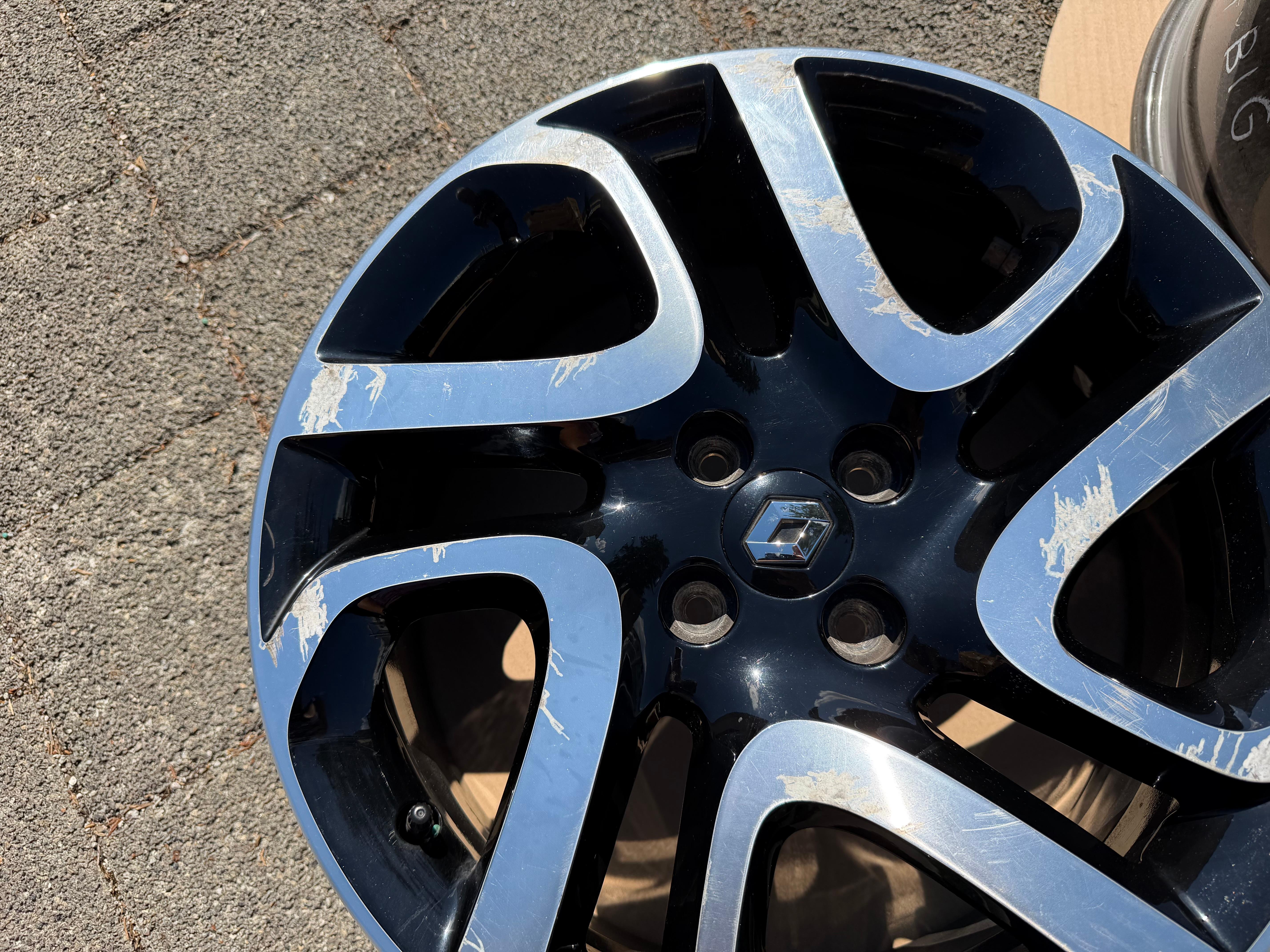 4 CERCHI IN LEGA DA 17" ORIGINALI PER RENAULT CAPTUR I 403005727R 6,5x17 ET40 RDKS