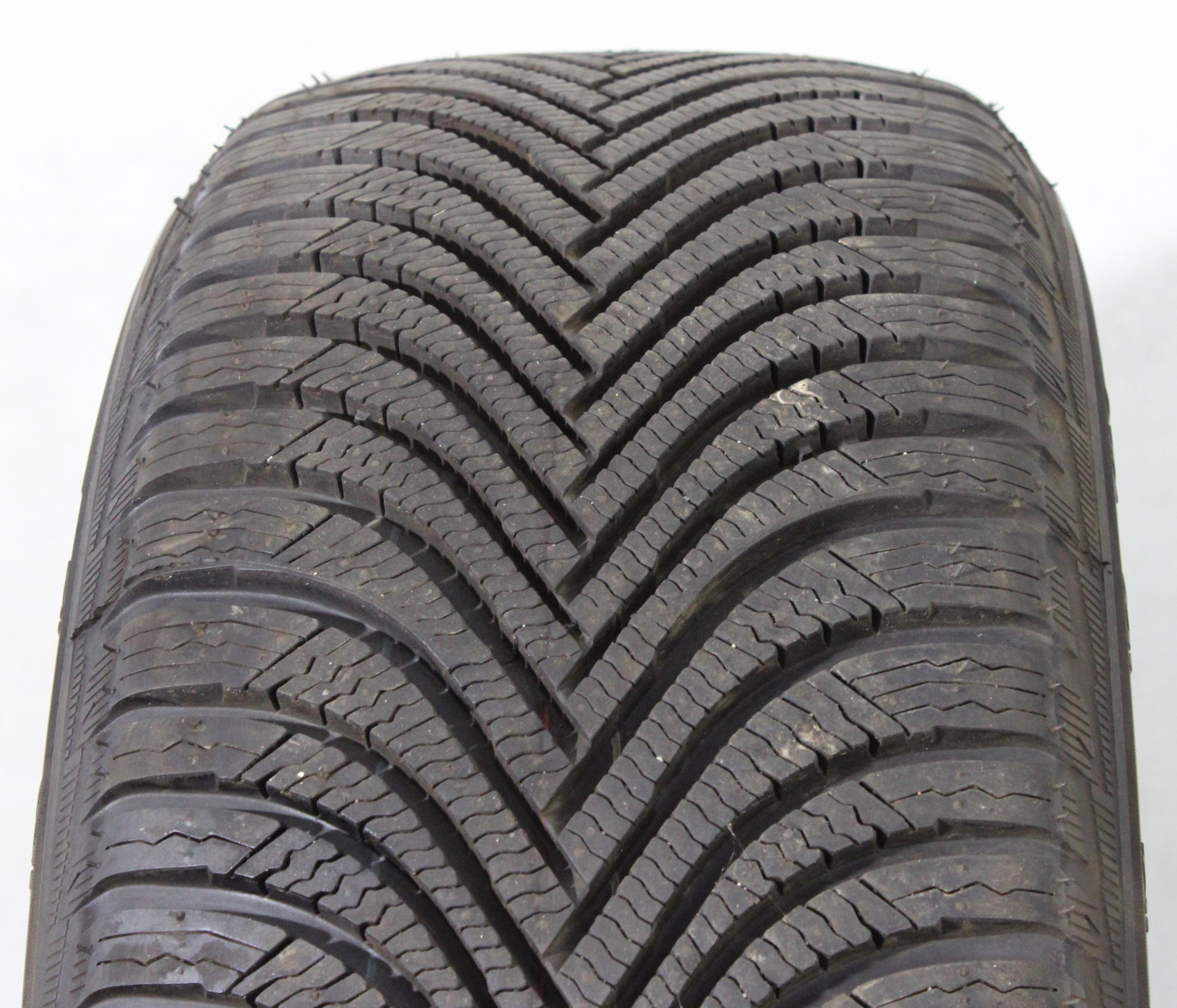 1 x 215/55R17 94V pneu hiver Michelin Alpin 5 AO 8mm 2023