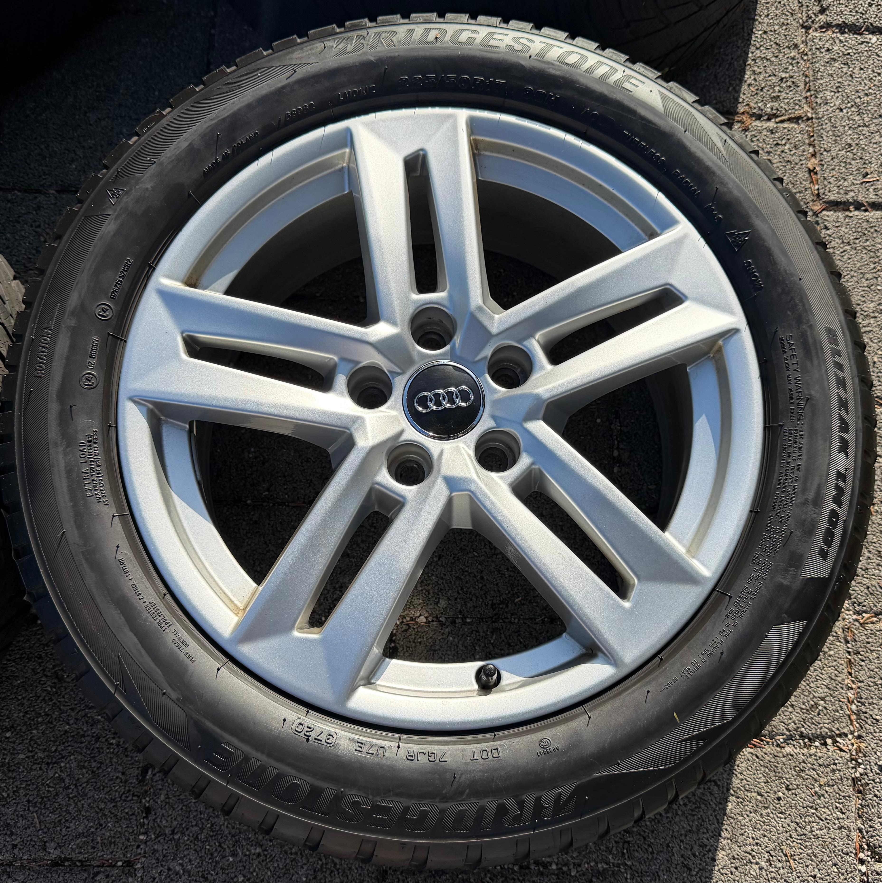 4 Original 17" Alu Winterräder Audi A4 B9 8W 8W0601025P 225/50R17 98H Bridgestone