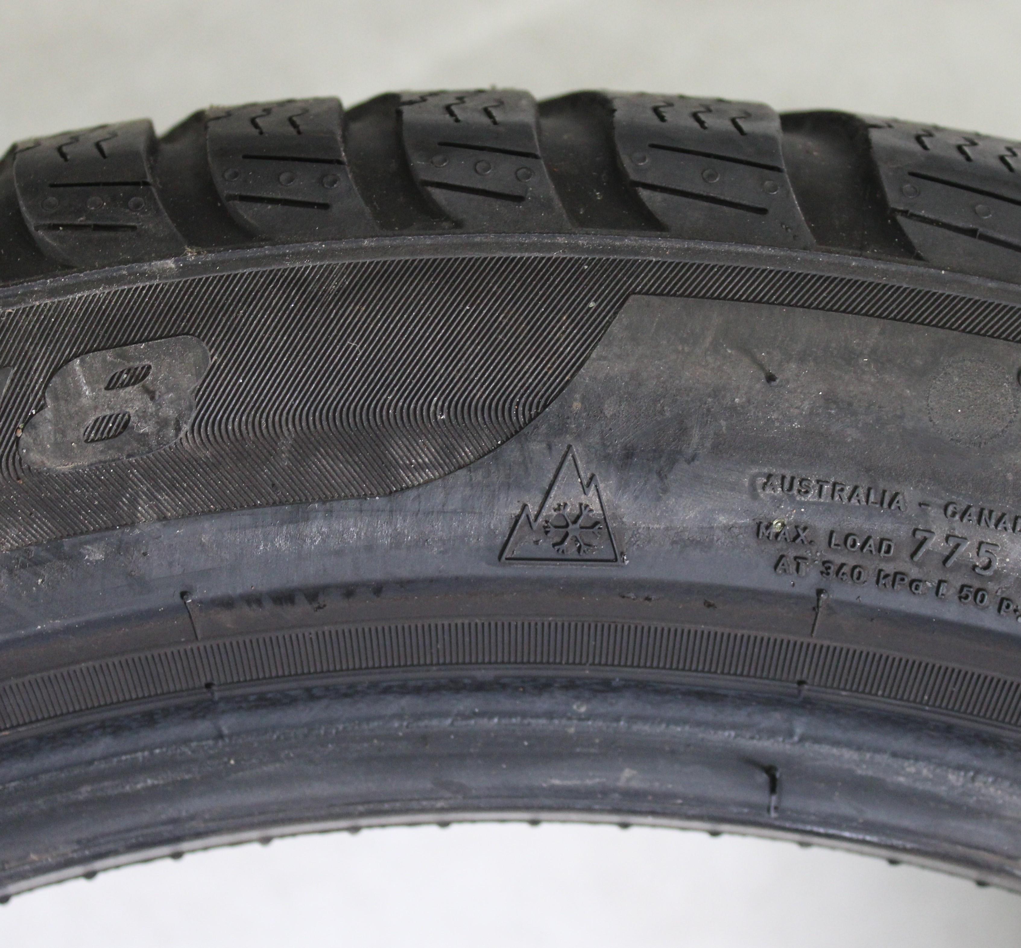 2 x 255/40R18 99V Winterreifen Pirelli Sottozero 3 Runflat 4,5-5mm 2020 *