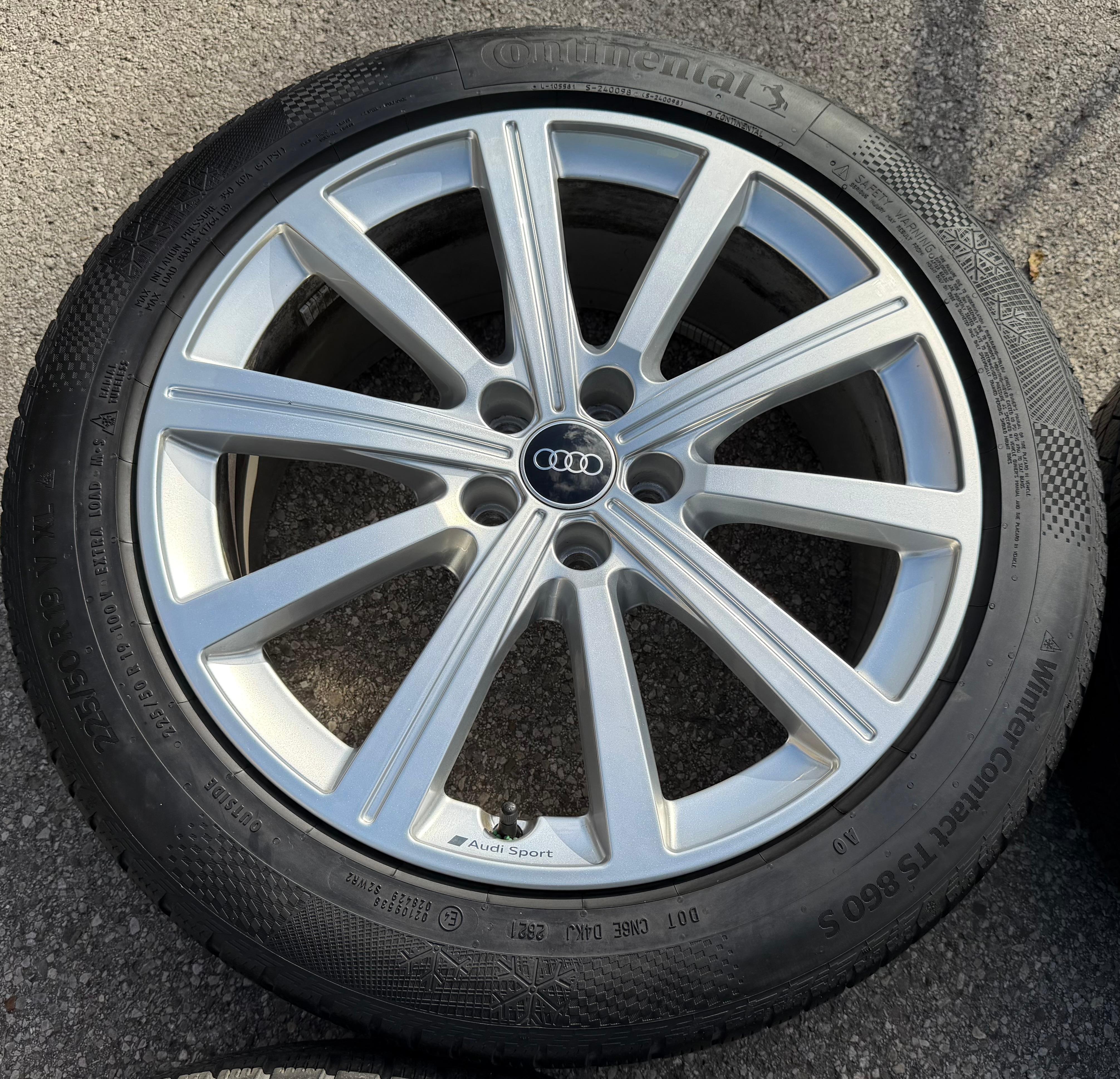 4 Original 19" Alu Winterräder Audi RSQ3 F3 83A601025AB 225/50R19 99V Continental