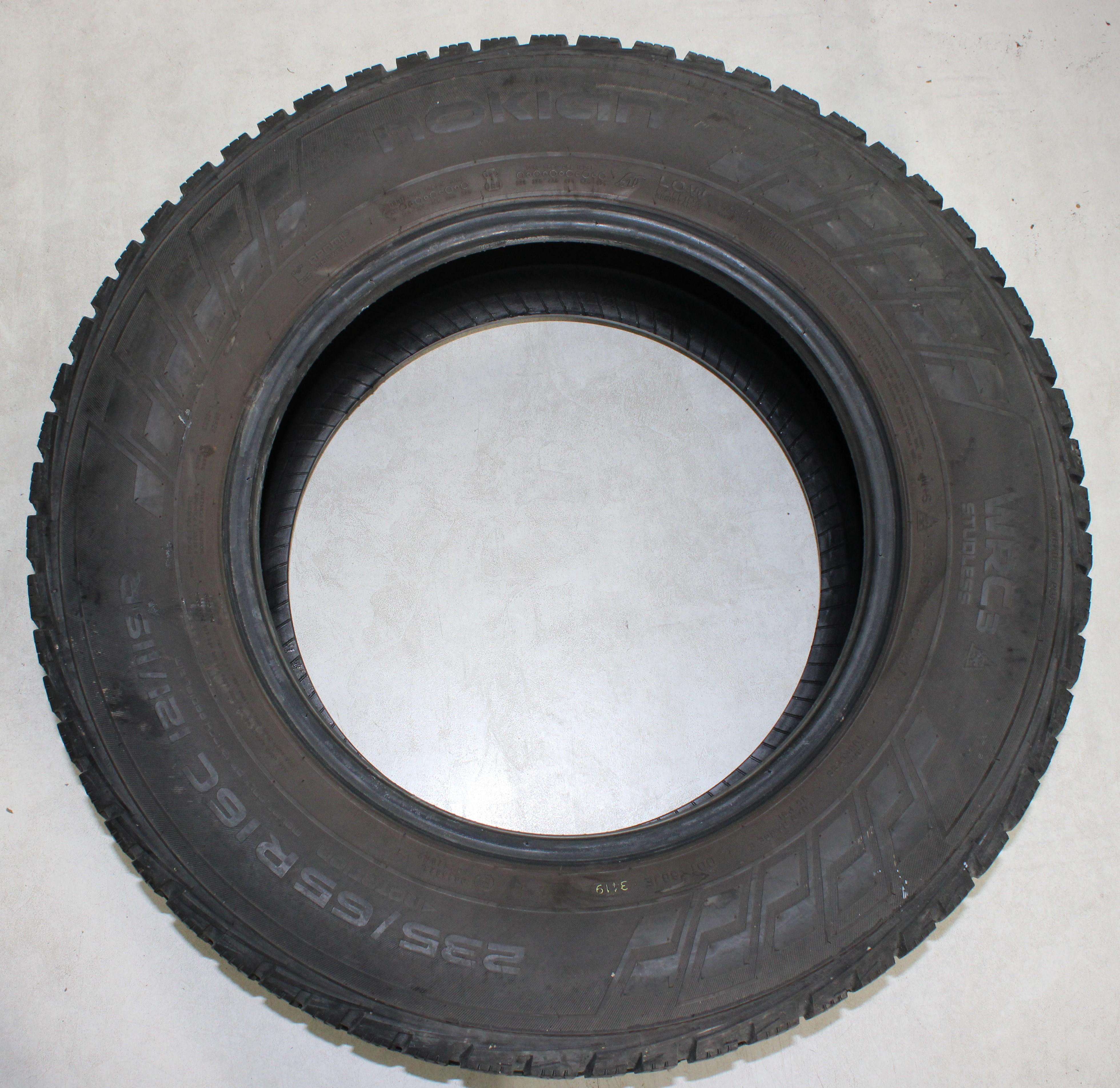 2 x 235/65R16C 121/119R Winterreifen Nokian WRC3 7mm 2019