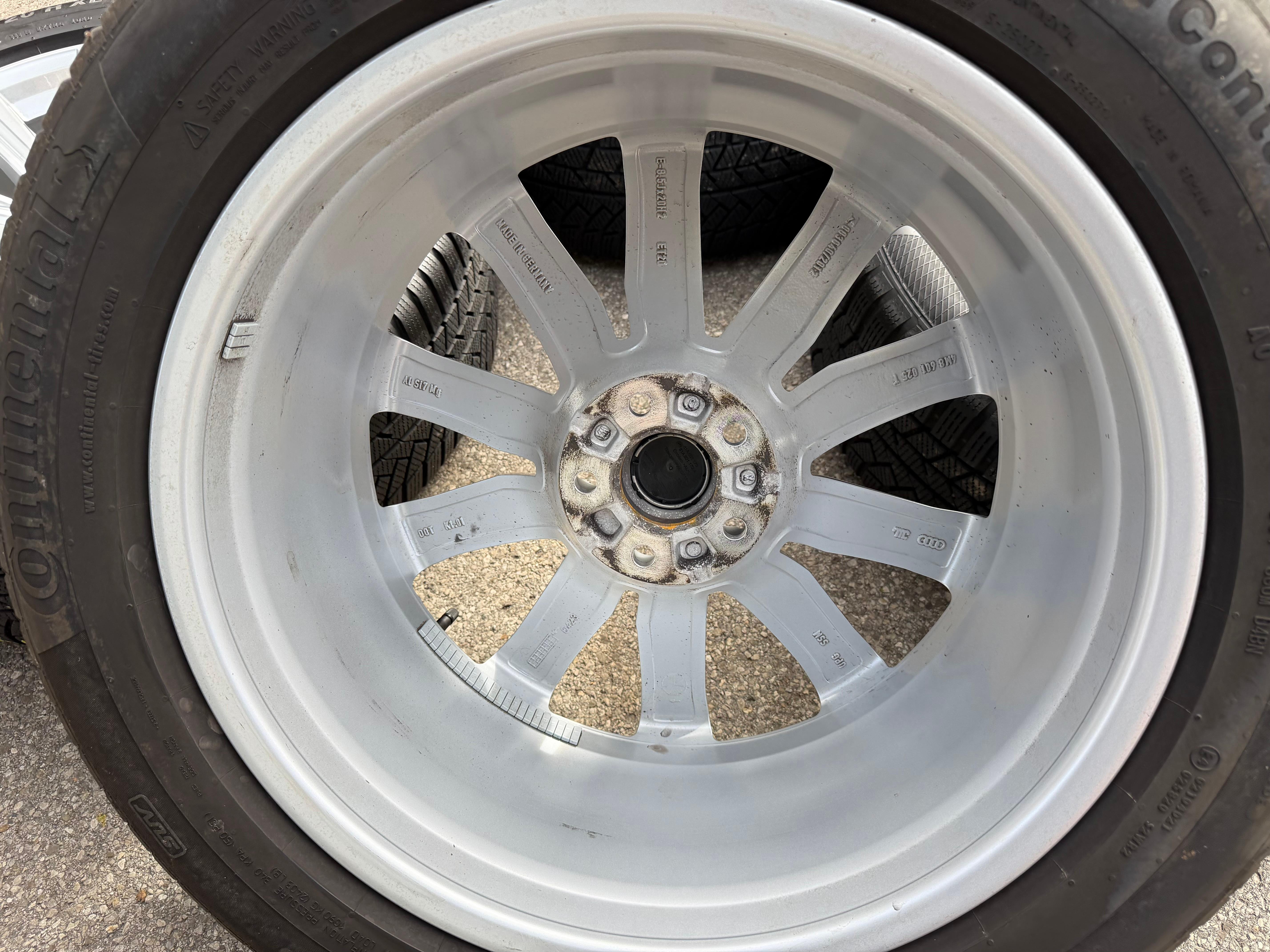 4 ruedas de invierno de aleación originales de 20" para Audi Q8 SQ8 4M8601025DK 265/50R20 111H Continental 2024