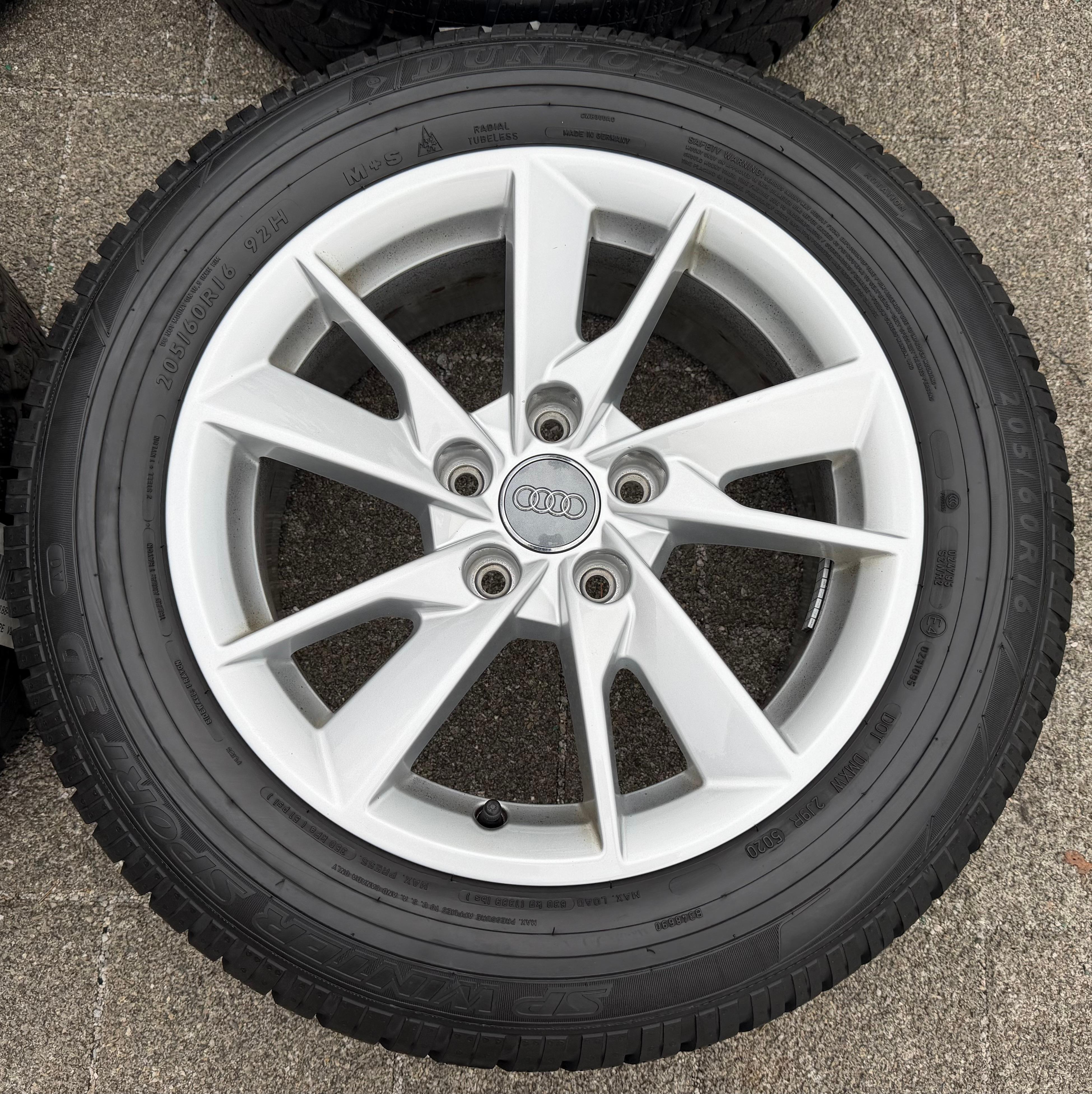 4 Original Alu Winterräder Audi A4 8W B9 8W0601025A 205/60R16 92H Dunlop