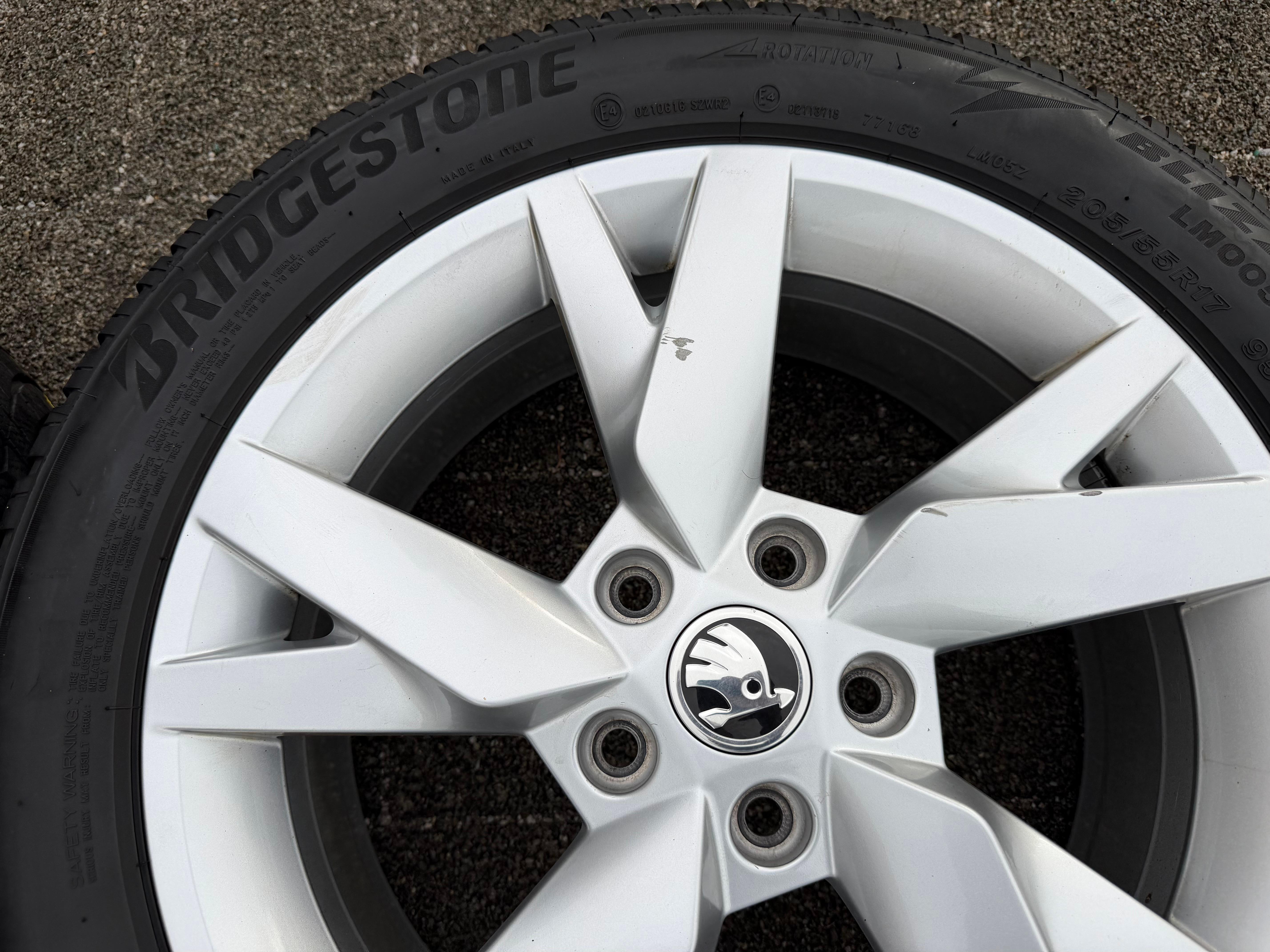 4 Original 17" Alufelgen Skoda Octavia IV 4 NX LYRA 5E3601025AC 6,5x17 ET46