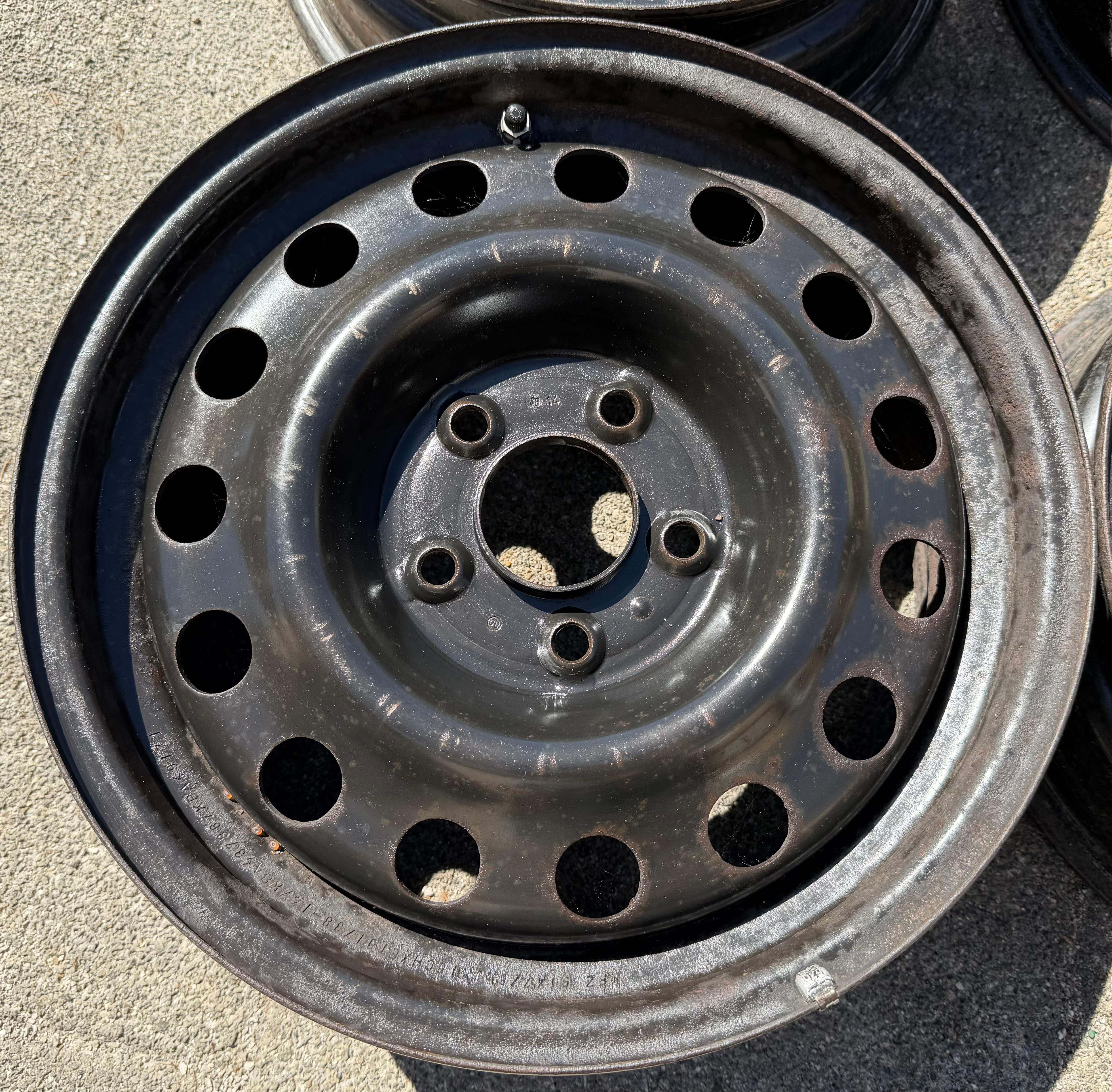 4 cerchi in acciaio da 16" per KIA CEED CD JD e HYUNDAI i30 GDE, 6,5x16 ET45, 5x114,3, con sistema di monitoraggio della pressione dei pneumatici (TPMS)