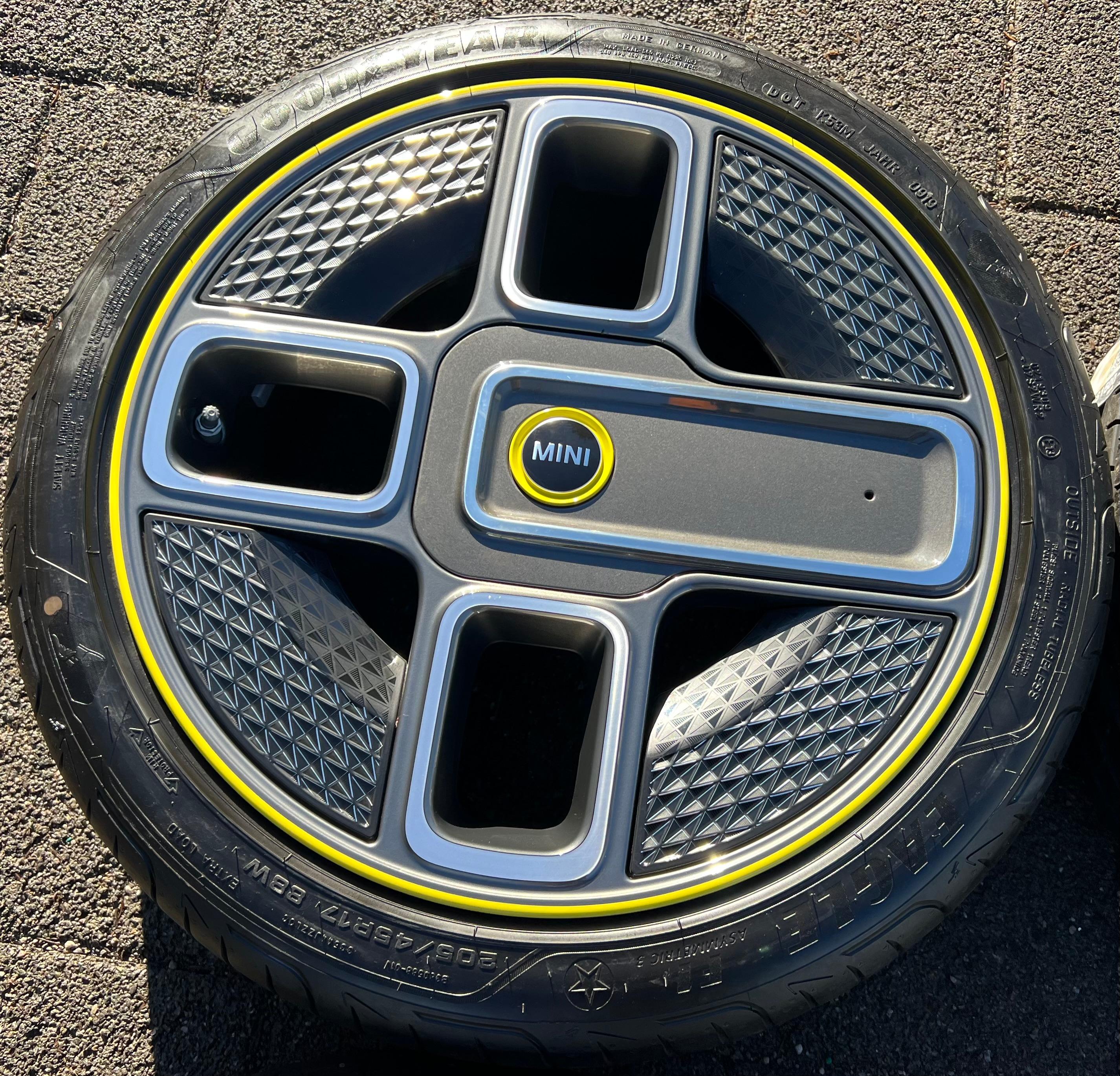 4 ORIGINELE 17" ALUMINIUM ZOMERWIELEN MINI F55 F56 F57 ELEKTRISCHE SPAAK 737 6889171